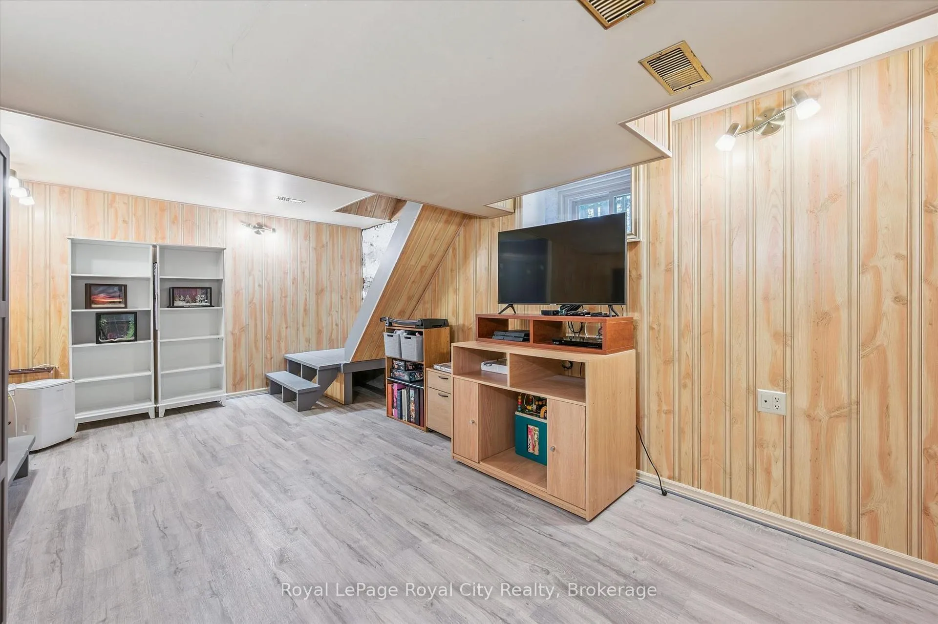 Photo 22 of 42 Inkerman Street, Guelph, Junction/Onward Willow — HOMEH