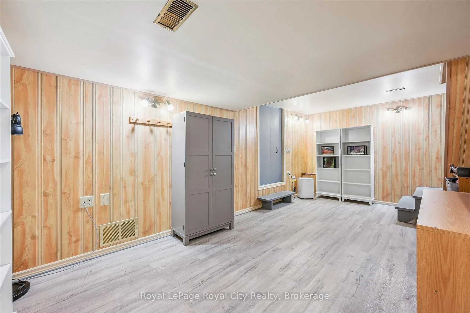 Photo 23 of 42 Inkerman Street, Guelph, Junction/Onward Willow — HOMEH