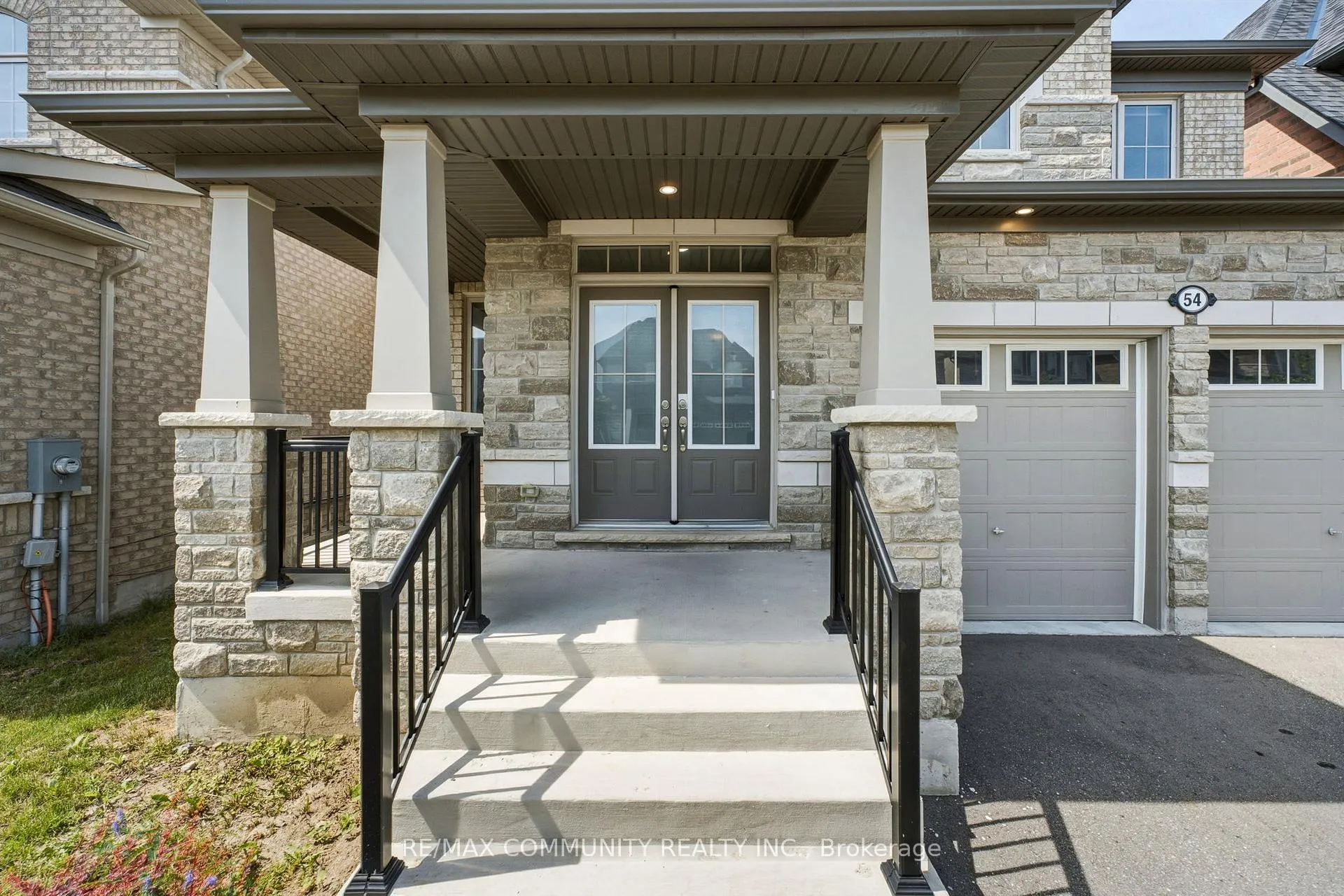 Photo 4 of 54 Olerud Drive, Whitby, Rural Whitby — HOMEH