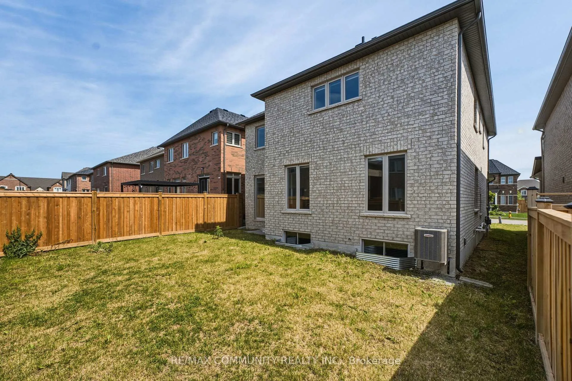 Photo 47 of 54 Olerud Drive, Whitby, Rural Whitby — HOMEH