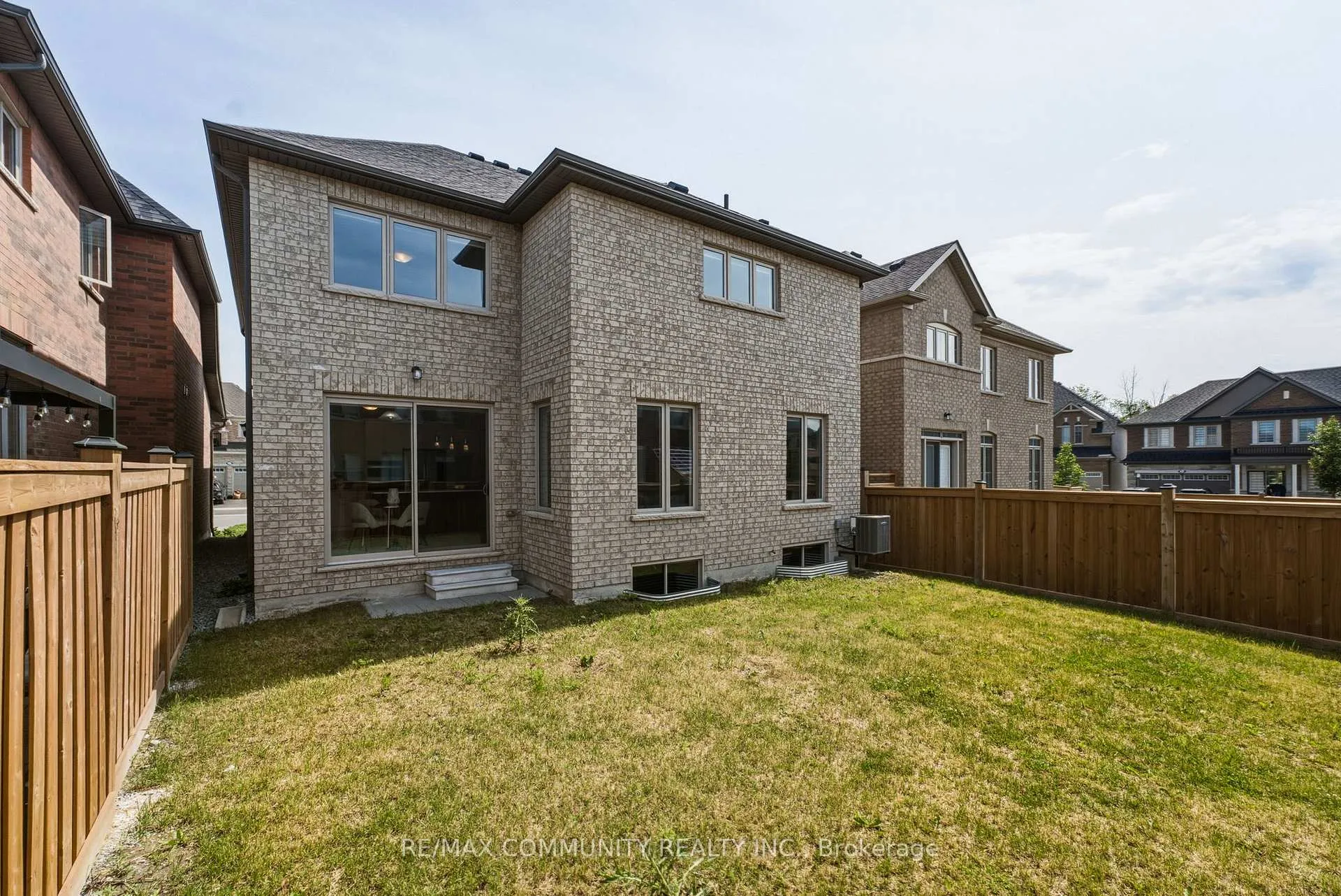 Photo 48 of 54 Olerud Drive, Whitby, Rural Whitby — HOMEH