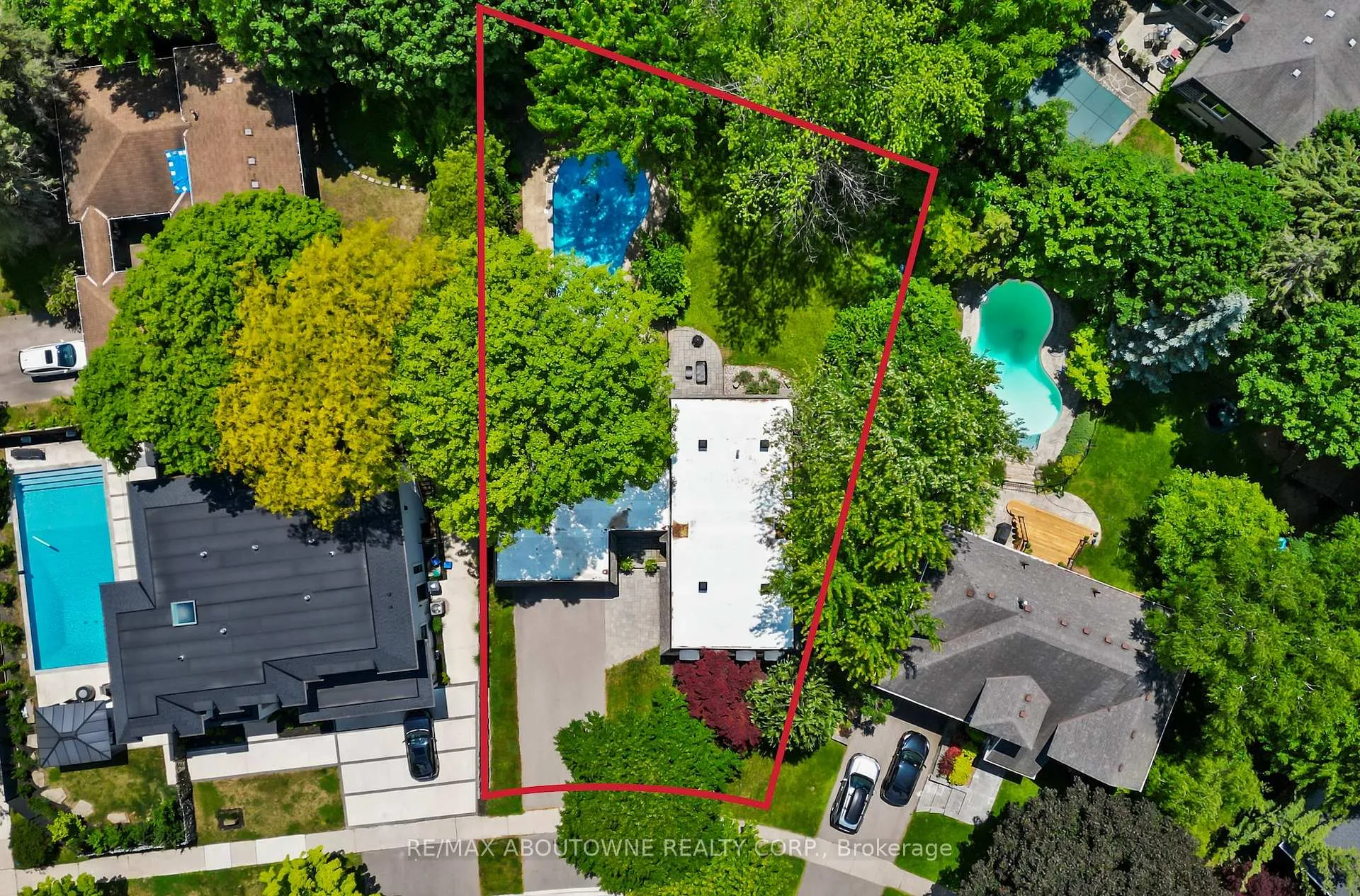 Photo 5 of 166 Castle Crescent, Oakville, Ford — HOMEH