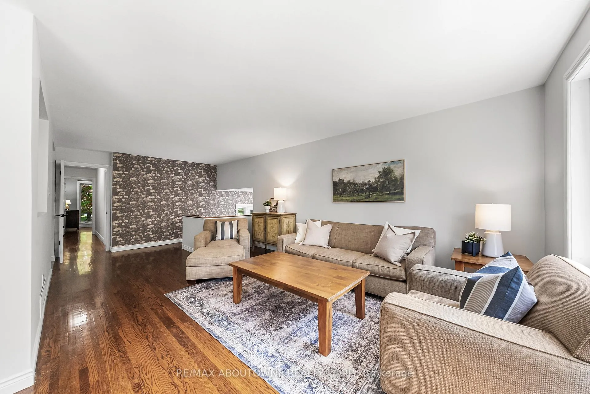 Photo 7 of 166 Castle Crescent, Oakville, Ford — HOMEH