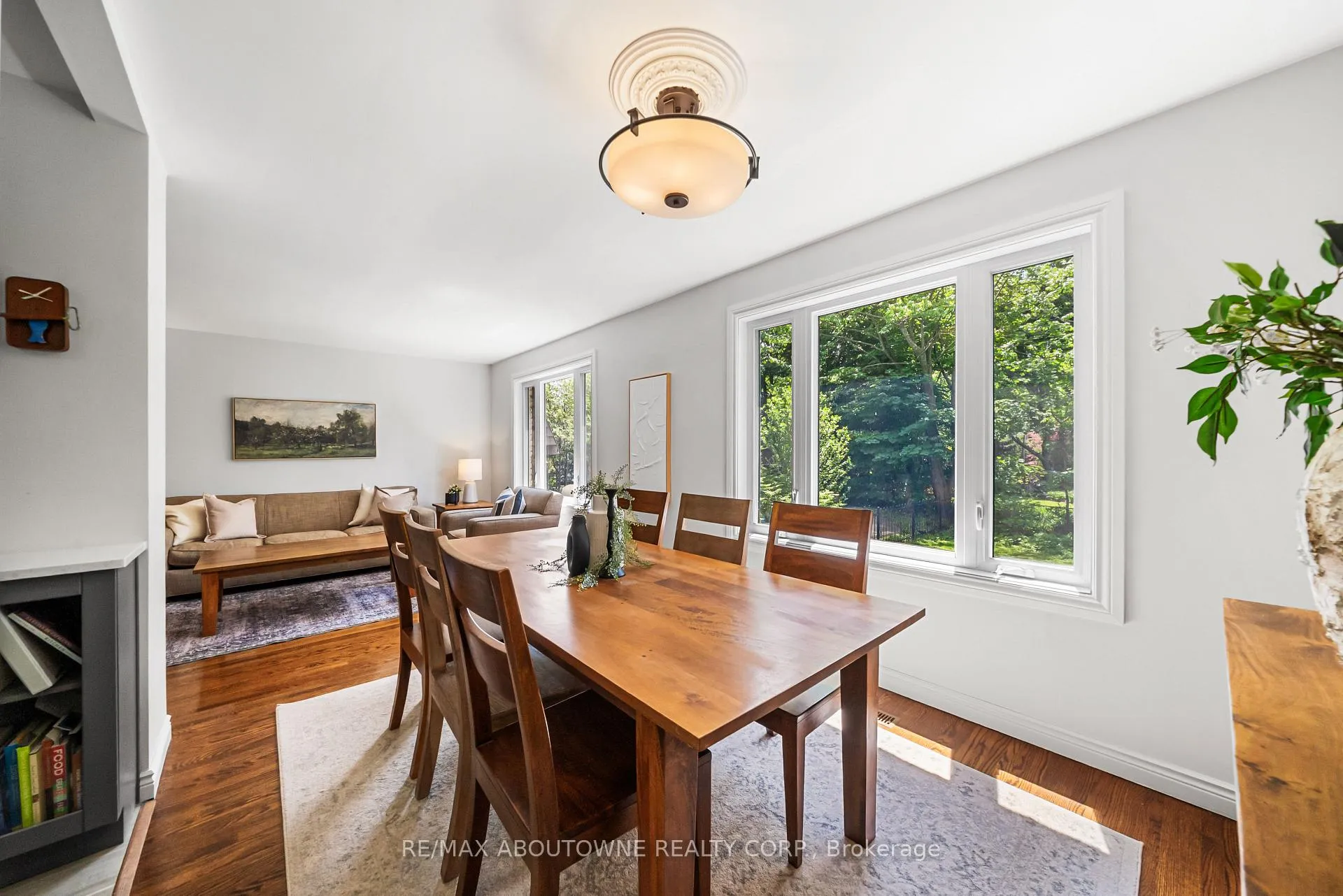 Photo 11 of 166 Castle Crescent, Oakville, Ford — HOMEH