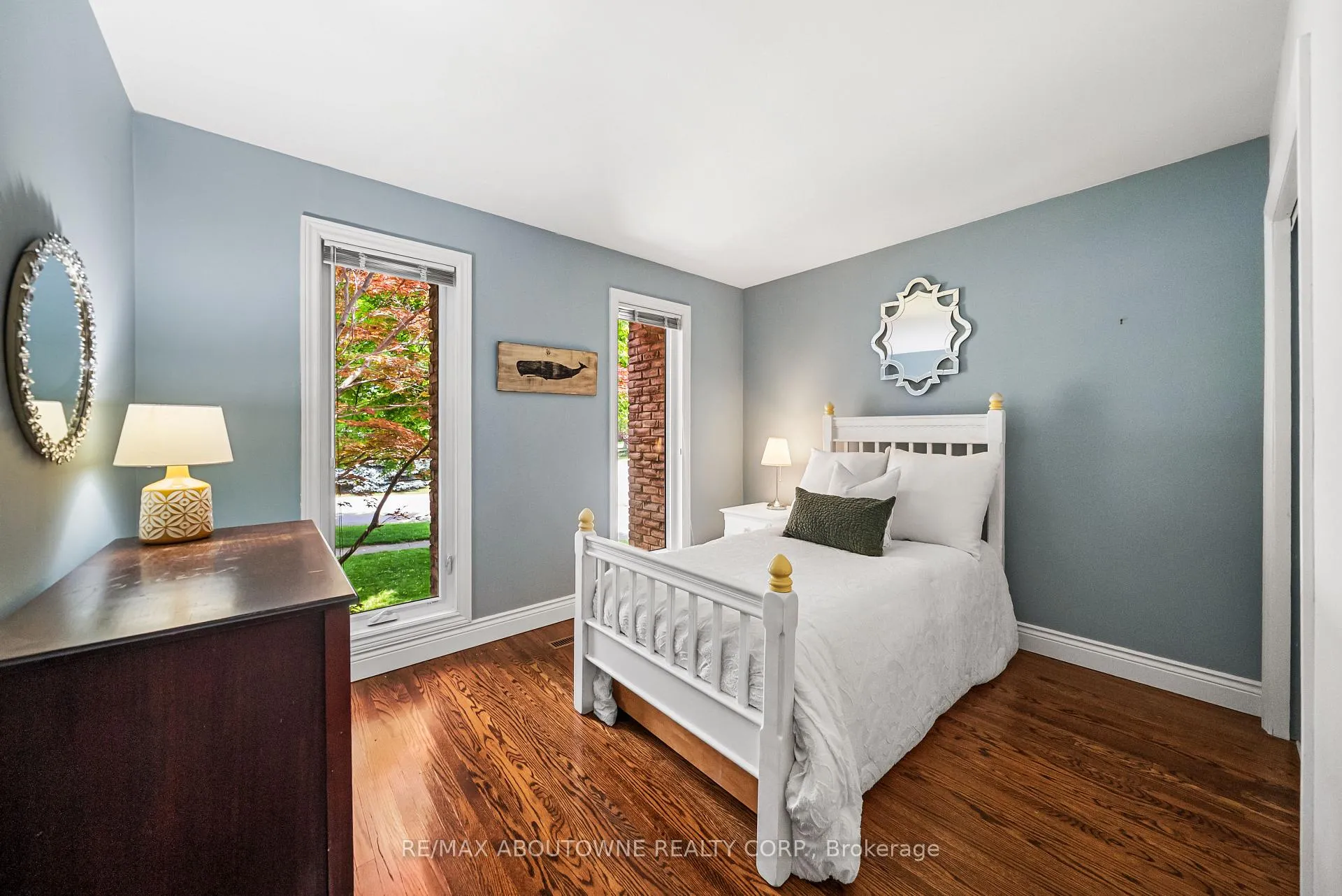 Photo 18 of 166 Castle Crescent, Oakville, Ford — HOMEH