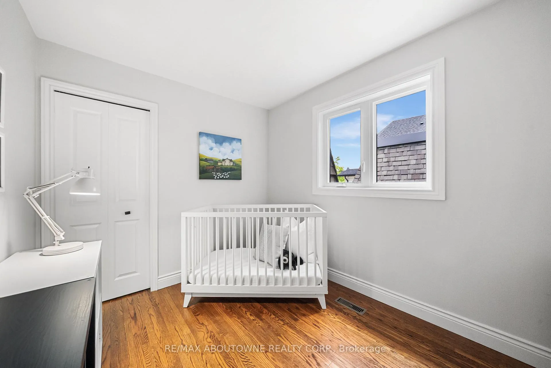 Photo 19 of 166 Castle Crescent, Oakville, Ford — HOMEH