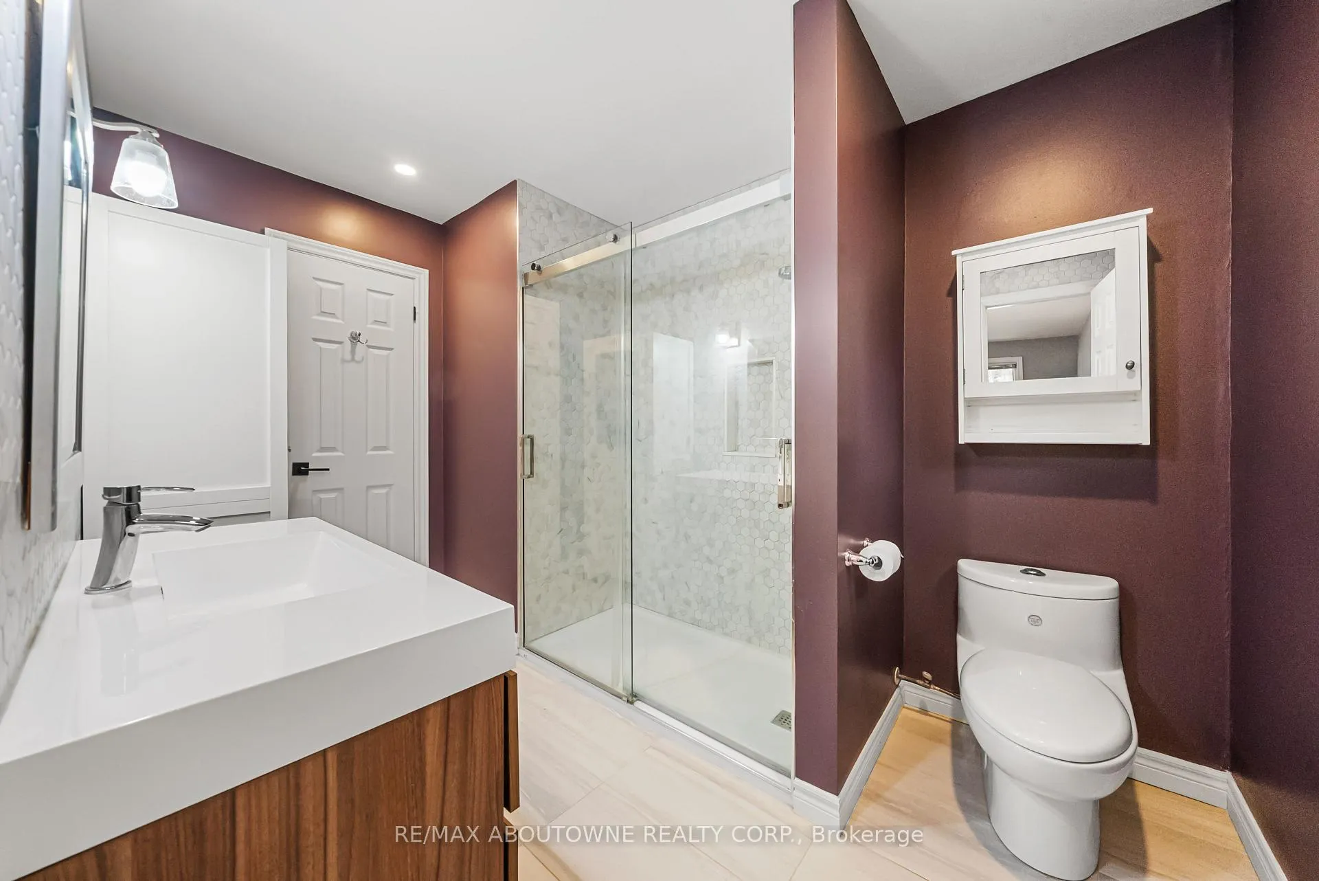 Photo 21 of 166 Castle Crescent, Oakville, Ford — HOMEH