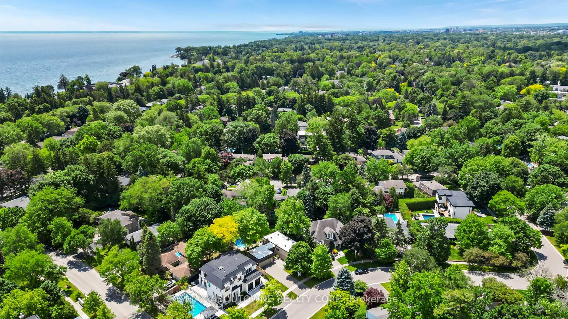 Photo 39 of 166 Castle Crescent, Oakville, Ford — HOMEH
