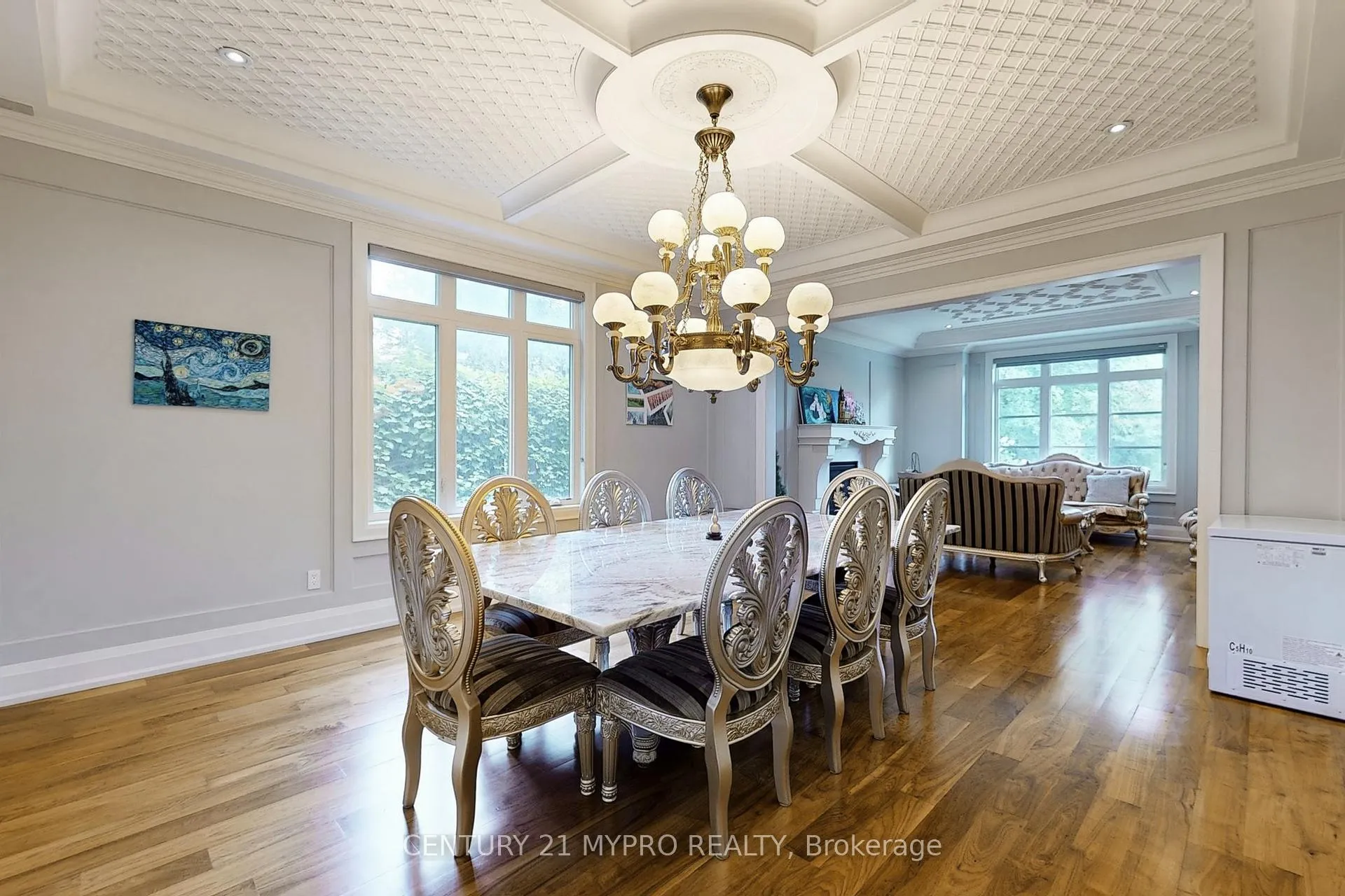 Photo 12 of 36 Farrington Drive, North York, St. Andrew-Windfields — HOMEH
