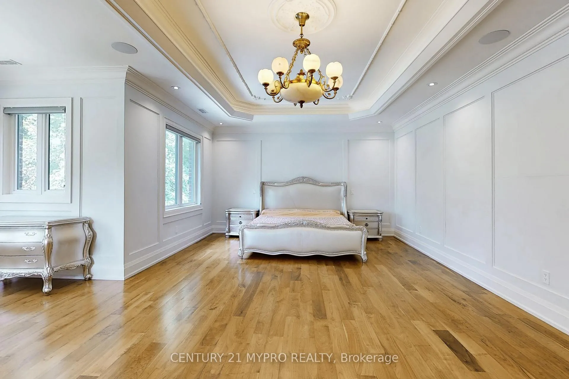 Photo 20 of 36 Farrington Drive, North York, St. Andrew-Windfields — HOMEH