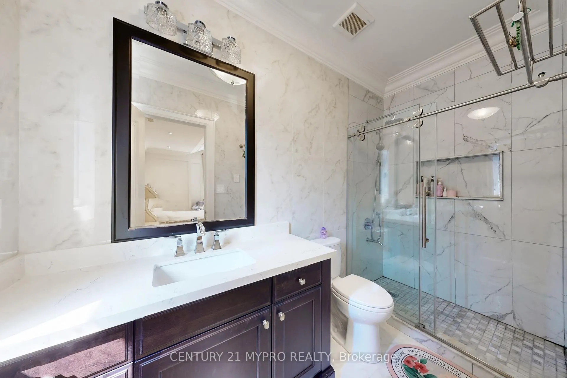Photo 27 of 36 Farrington Drive, North York, St. Andrew-Windfields — HOMEH