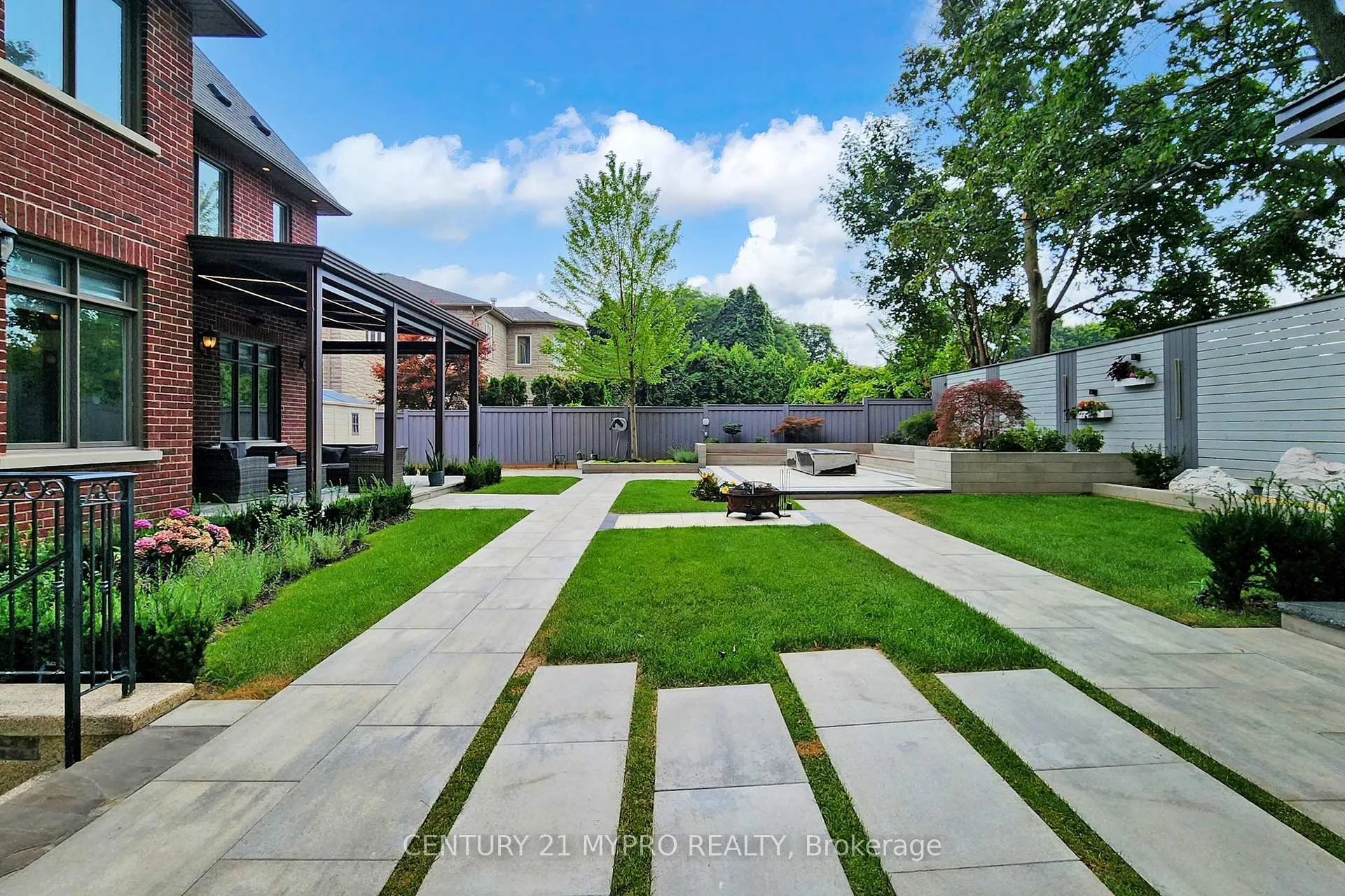 Photo 43 of 36 Farrington Drive, North York, St. Andrew-Windfields — HOMEH