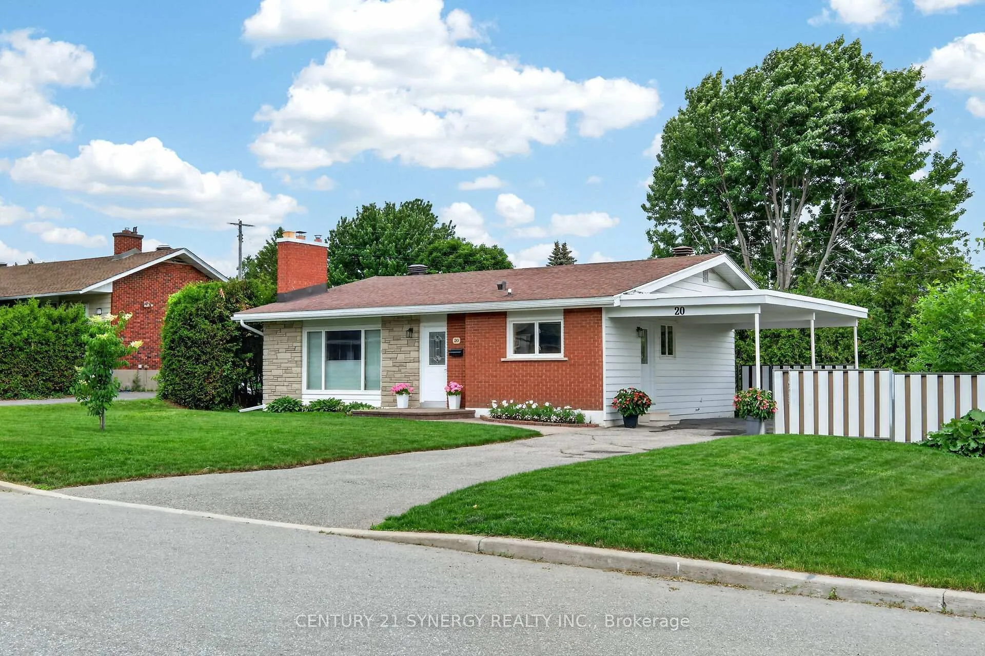 Photo 2 of 20 Sherry Lane, Ottawa, Manordale — HOMEH