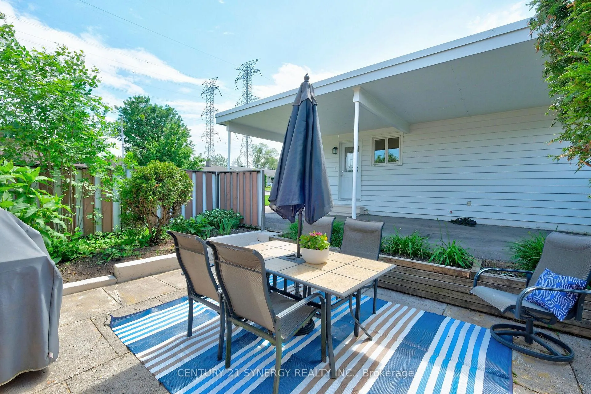 Photo 5 of 20 Sherry Lane, Ottawa, Manordale — HOMEH