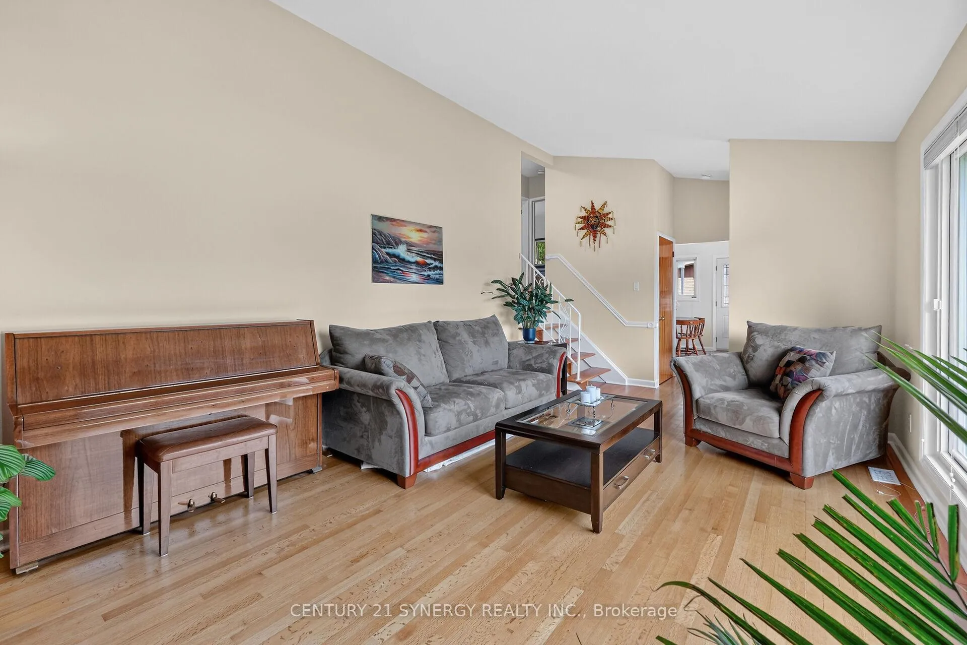 Photo 11 of 20 Sherry Lane, Ottawa, Manordale — HOMEH