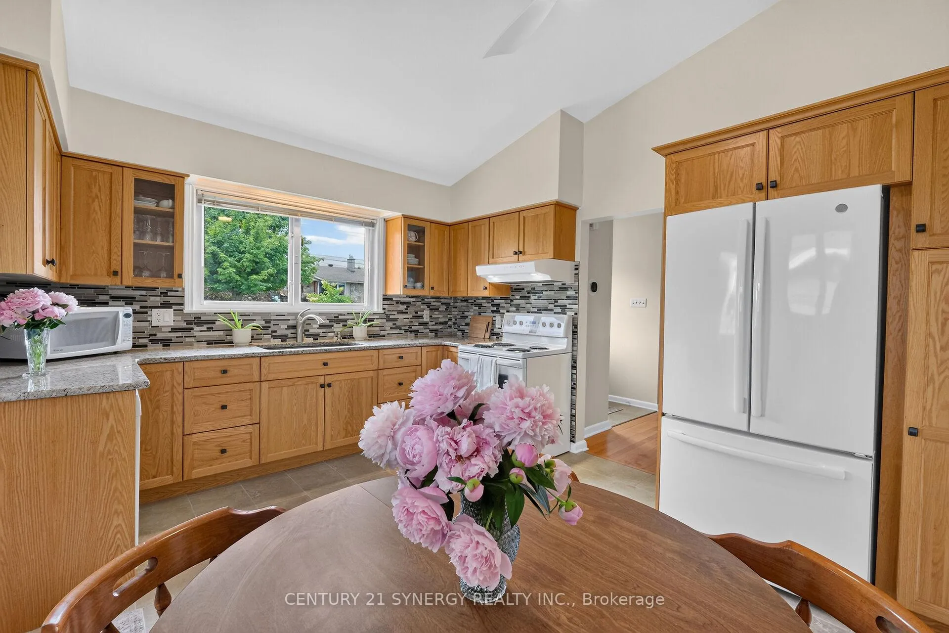 Photo 20 of 20 Sherry Lane, Ottawa, Manordale — HOMEH