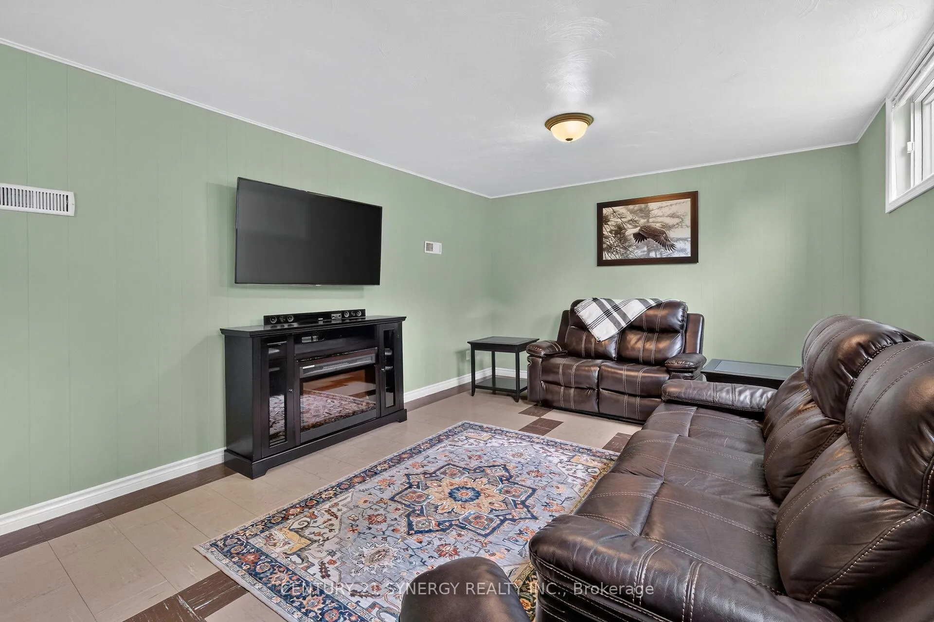 Photo 37 of 20 Sherry Lane, Ottawa, Manordale — HOMEH