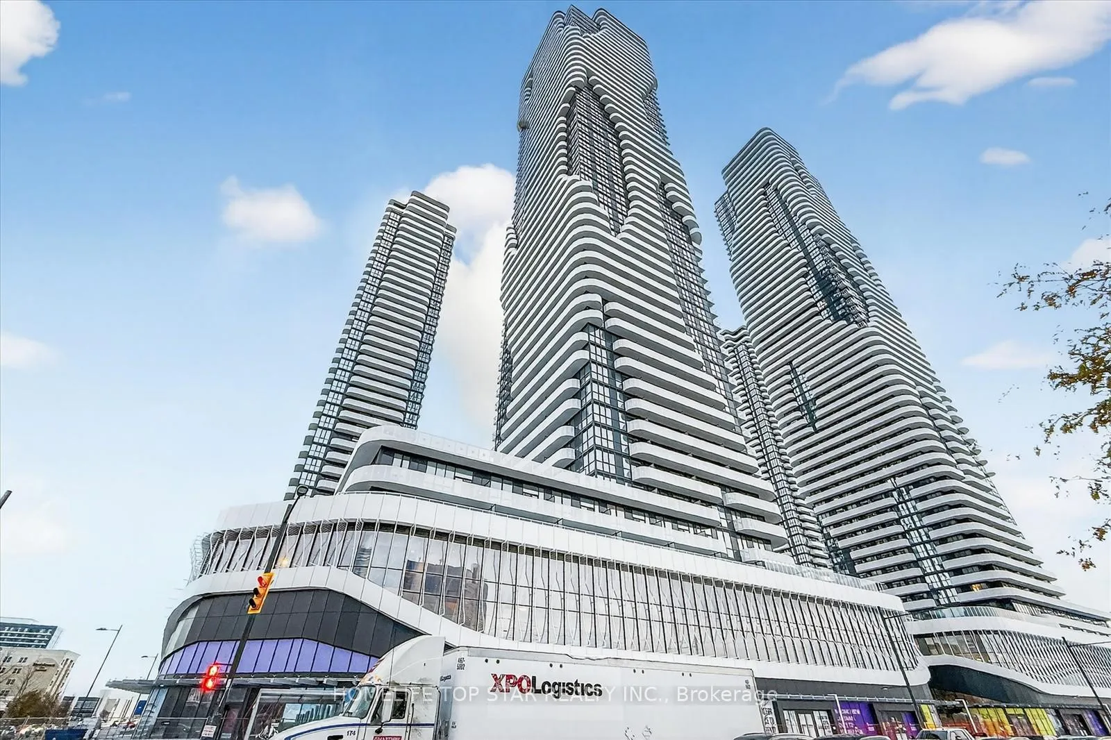 Photo 3 of Unit 5601, 8 Interchange Way, Vaughan, Vaughan Corporate Centre — HOMEH