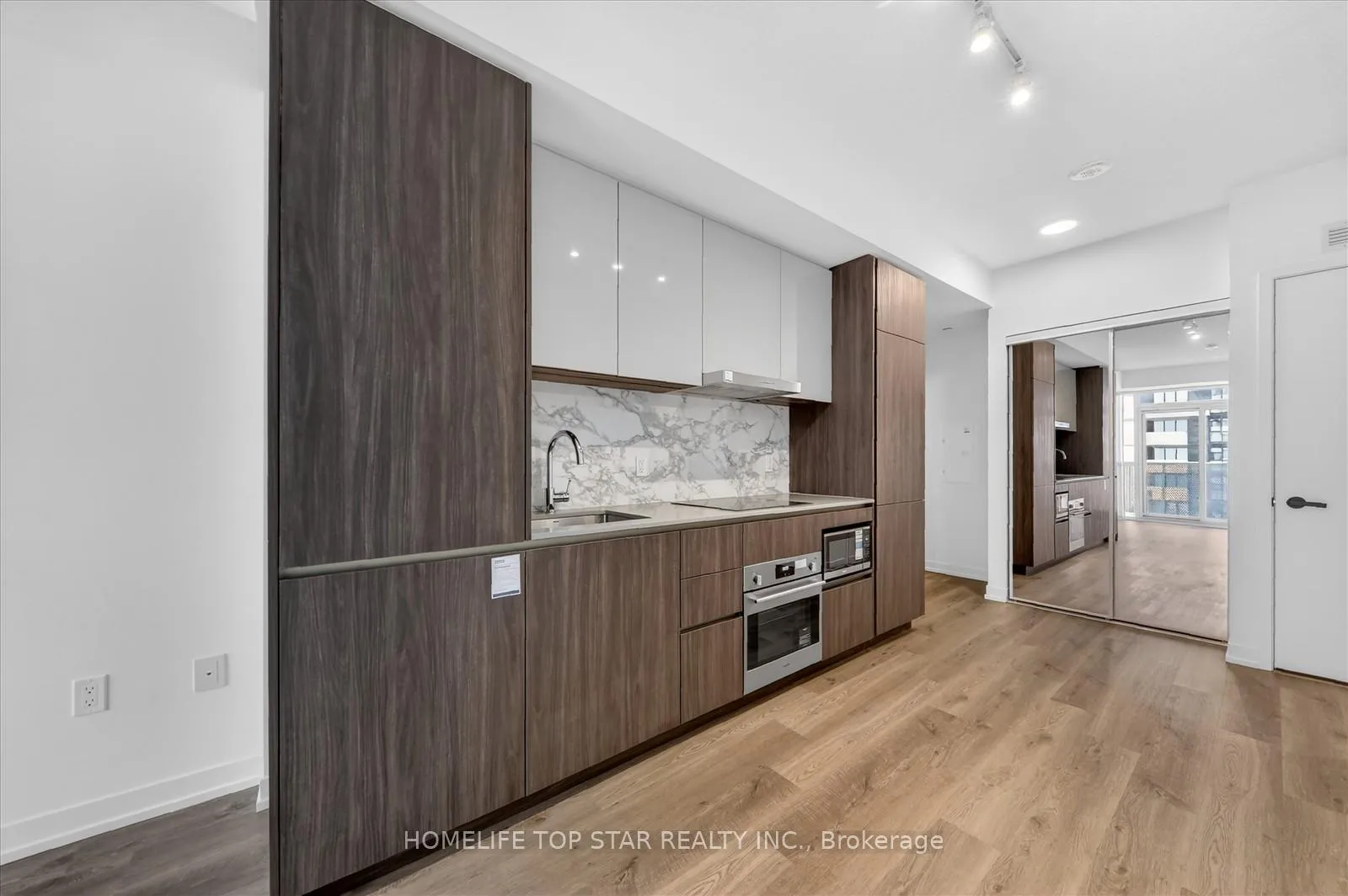 Photo 16 of Unit 5601, 8 Interchange Way, Vaughan, Vaughan Corporate Centre — HOMEH