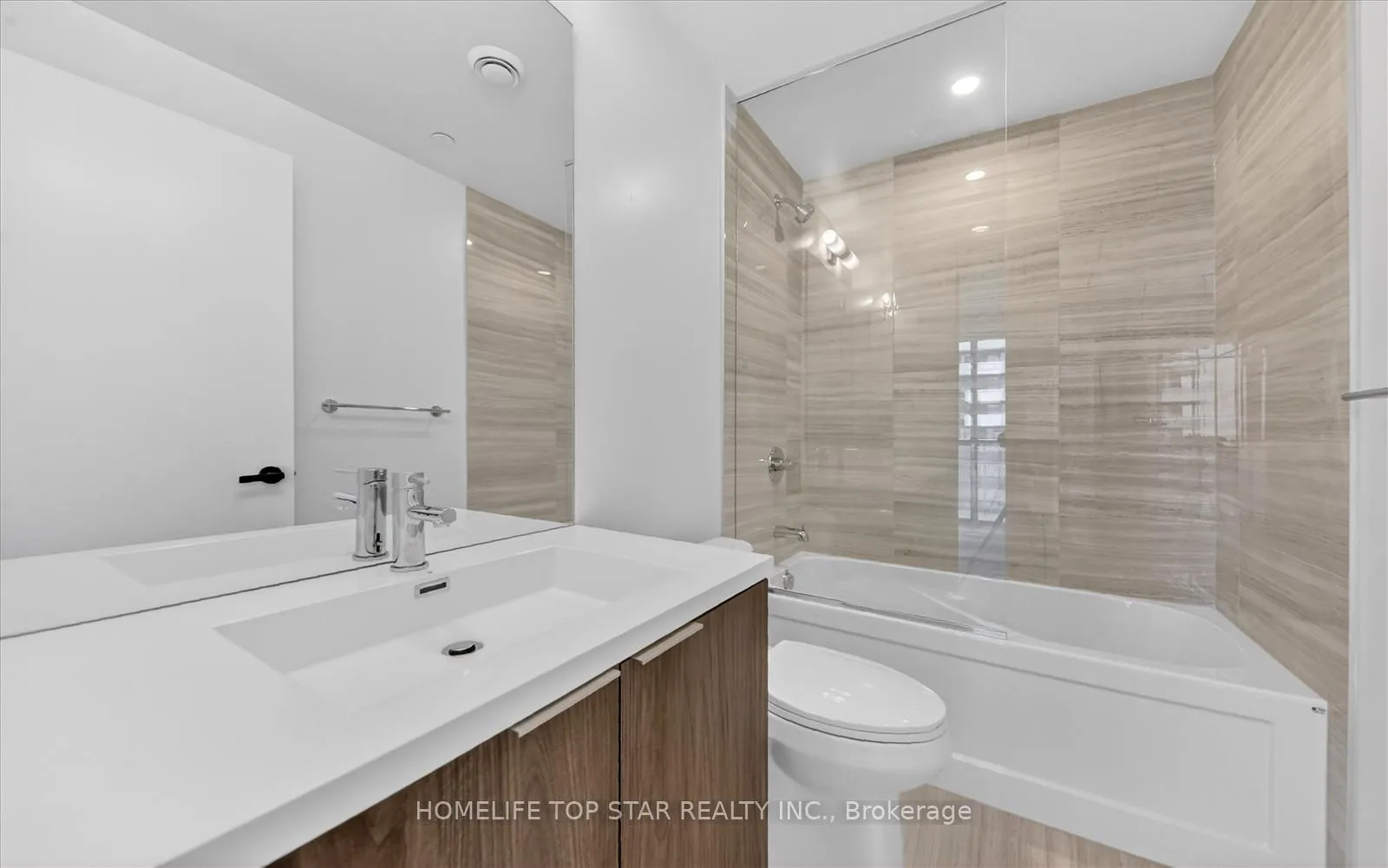 Photo 32 of Unit 5601, 8 Interchange Way, Vaughan, Vaughan Corporate Centre — HOMEH