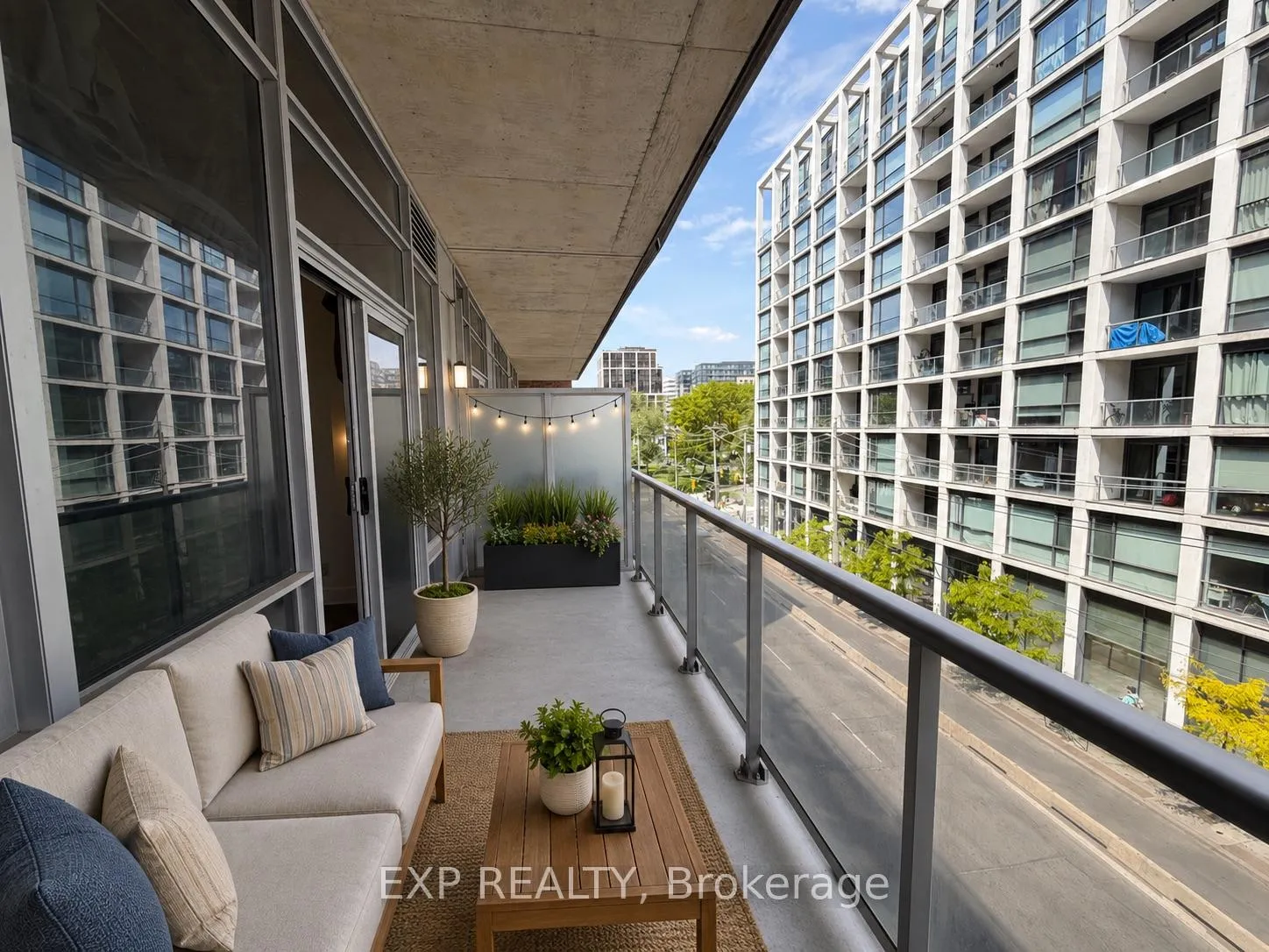 Photo 6 of Unit 418, 399 Adelaide Street, Toronto, Waterfront Communities — HOMEH