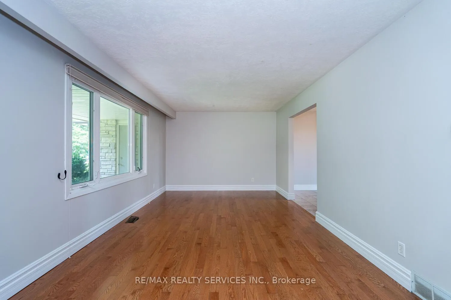 Photo 11 of 285 Thorncrest Drive, Waterloo, Lakeshore Village — HOMEH
