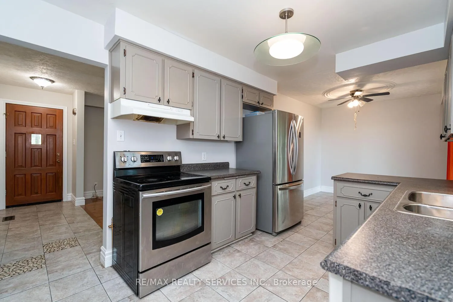 Photo 20 of 285 Thorncrest Drive, Waterloo, Lakeshore Village — HOMEH