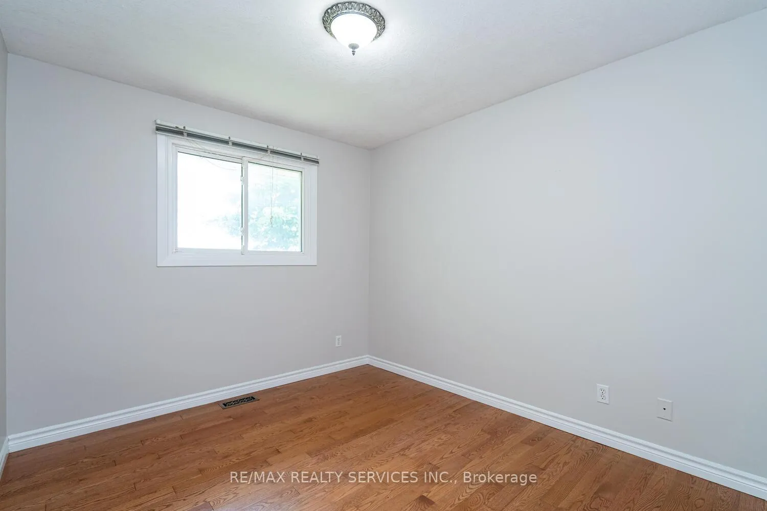 Photo 22 of 285 Thorncrest Drive, Waterloo, Lakeshore Village — HOMEH