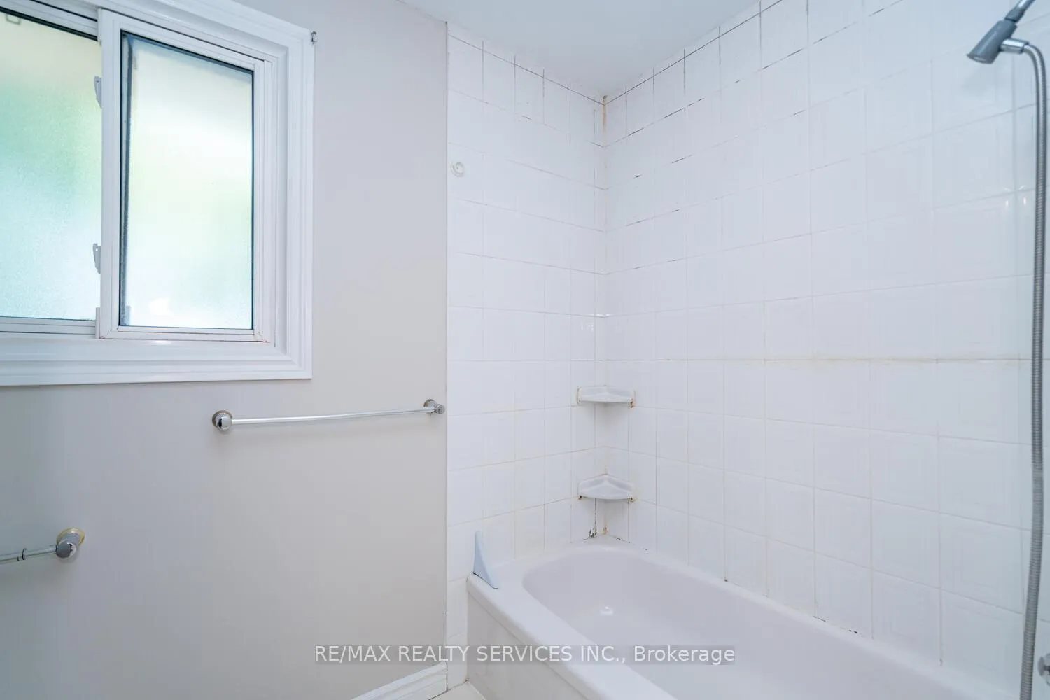 Photo 26 of 285 Thorncrest Drive, Waterloo, Lakeshore Village — HOMEH