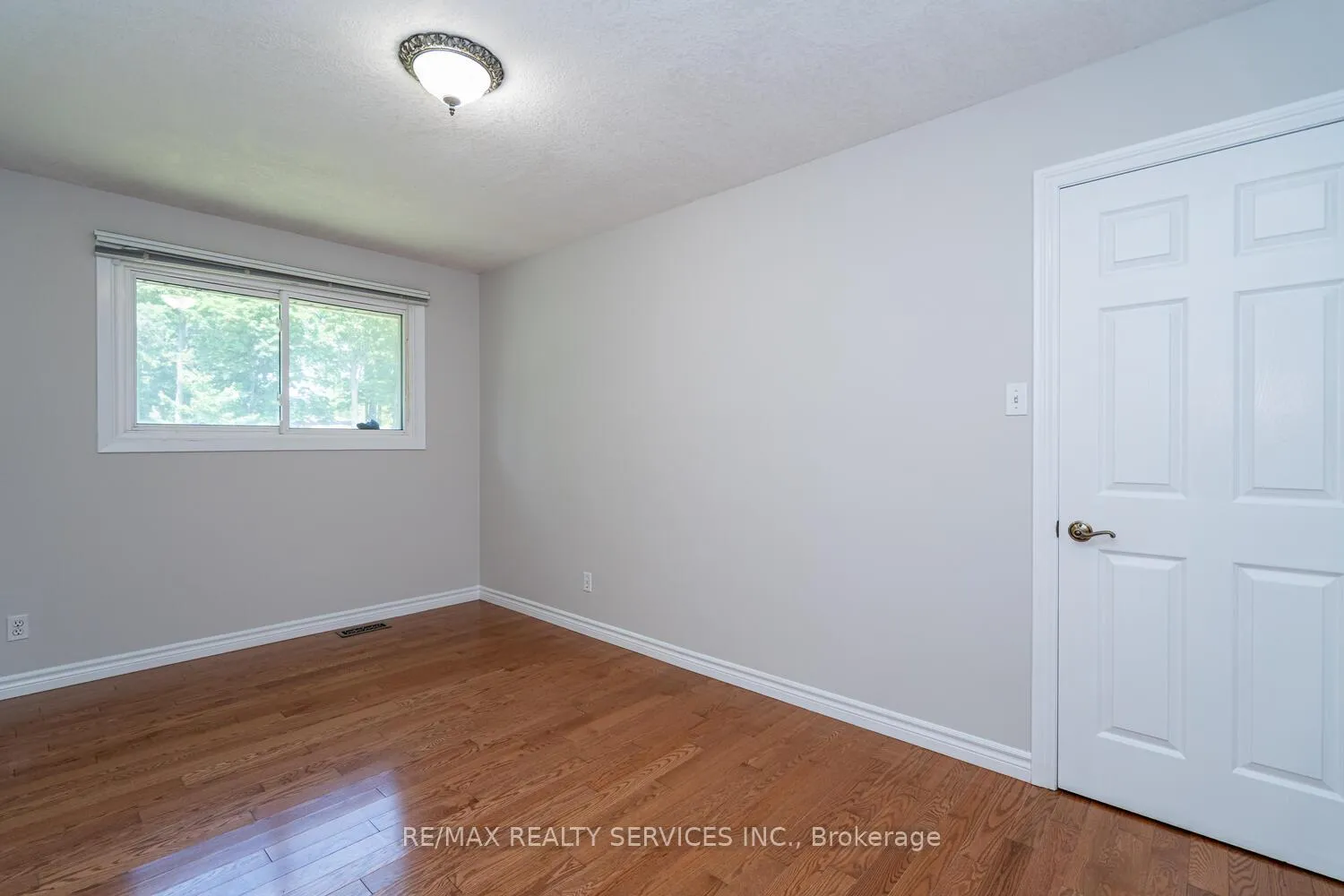 Photo 28 of 285 Thorncrest Drive, Waterloo, Lakeshore Village — HOMEH