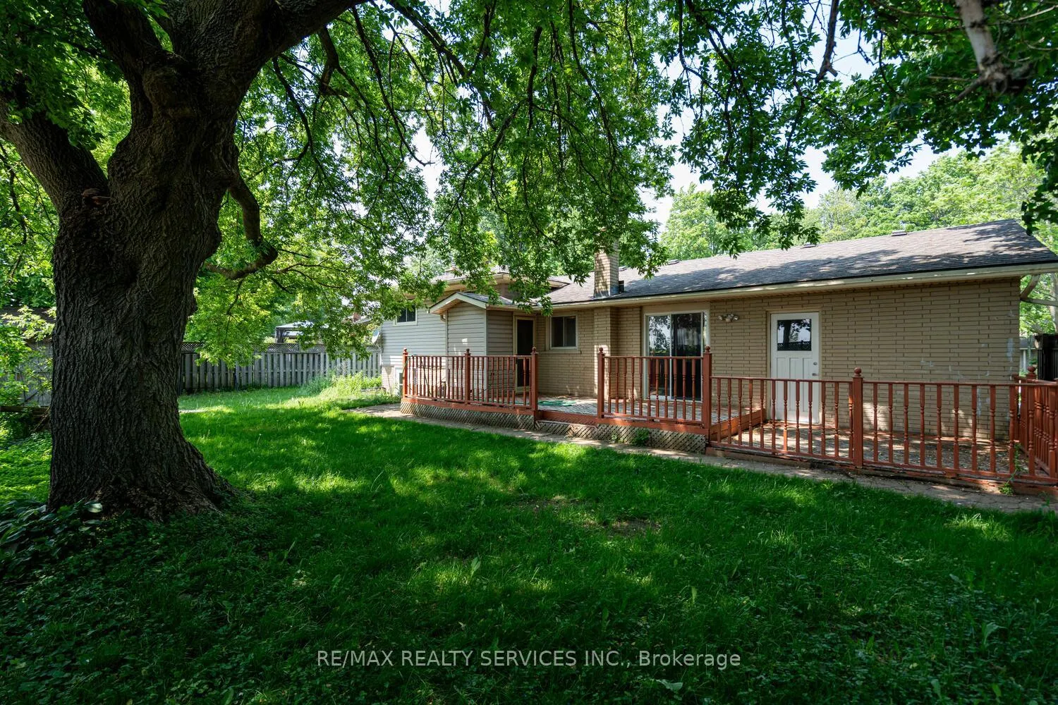 Photo 48 of 285 Thorncrest Drive, Waterloo, Lakeshore Village — HOMEH