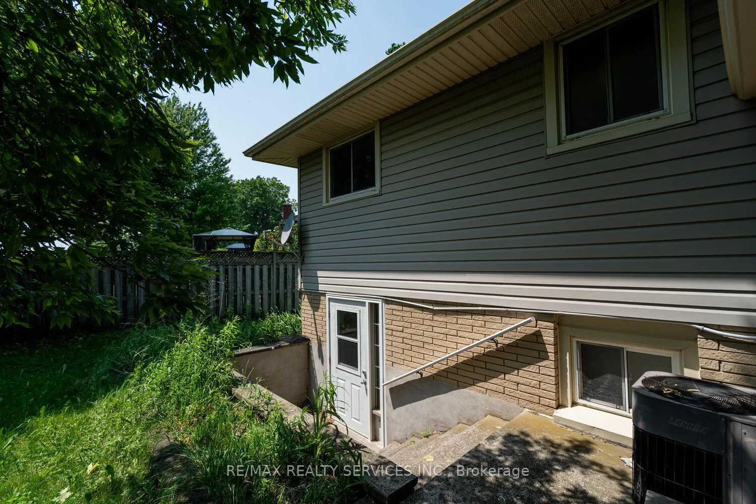 Photo 49 of 285 Thorncrest Drive, Waterloo, Lakeshore Village — HOMEH