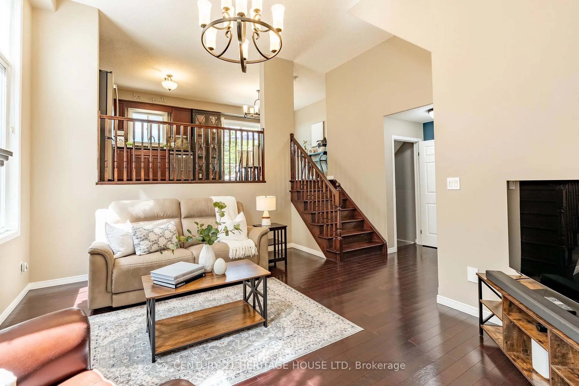 Photo 9 of 35 Parkvale Drive, Kitchener, Huron Park — HOMEH