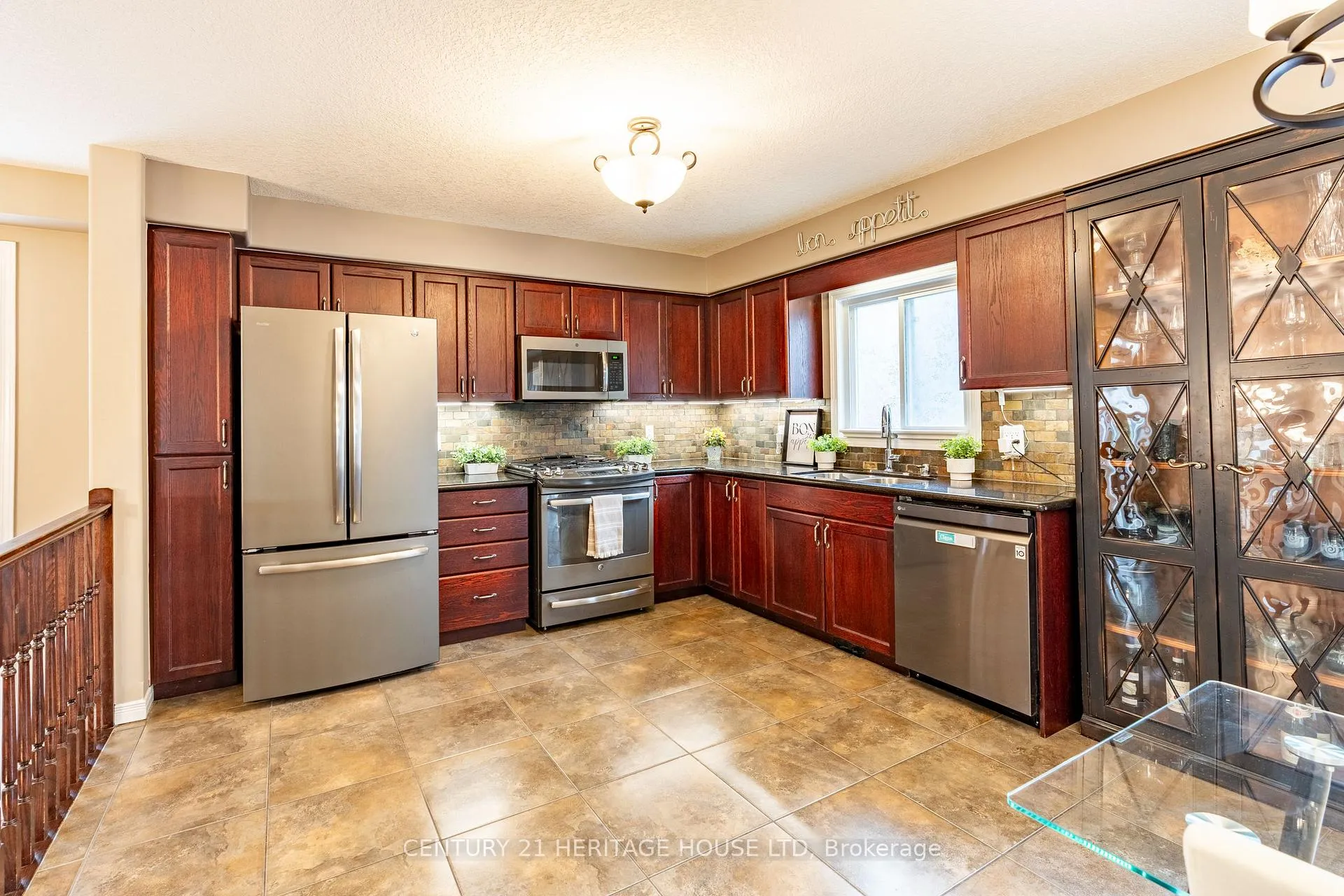 Photo 10 of 35 Parkvale Drive, Kitchener, Huron Park — HOMEH