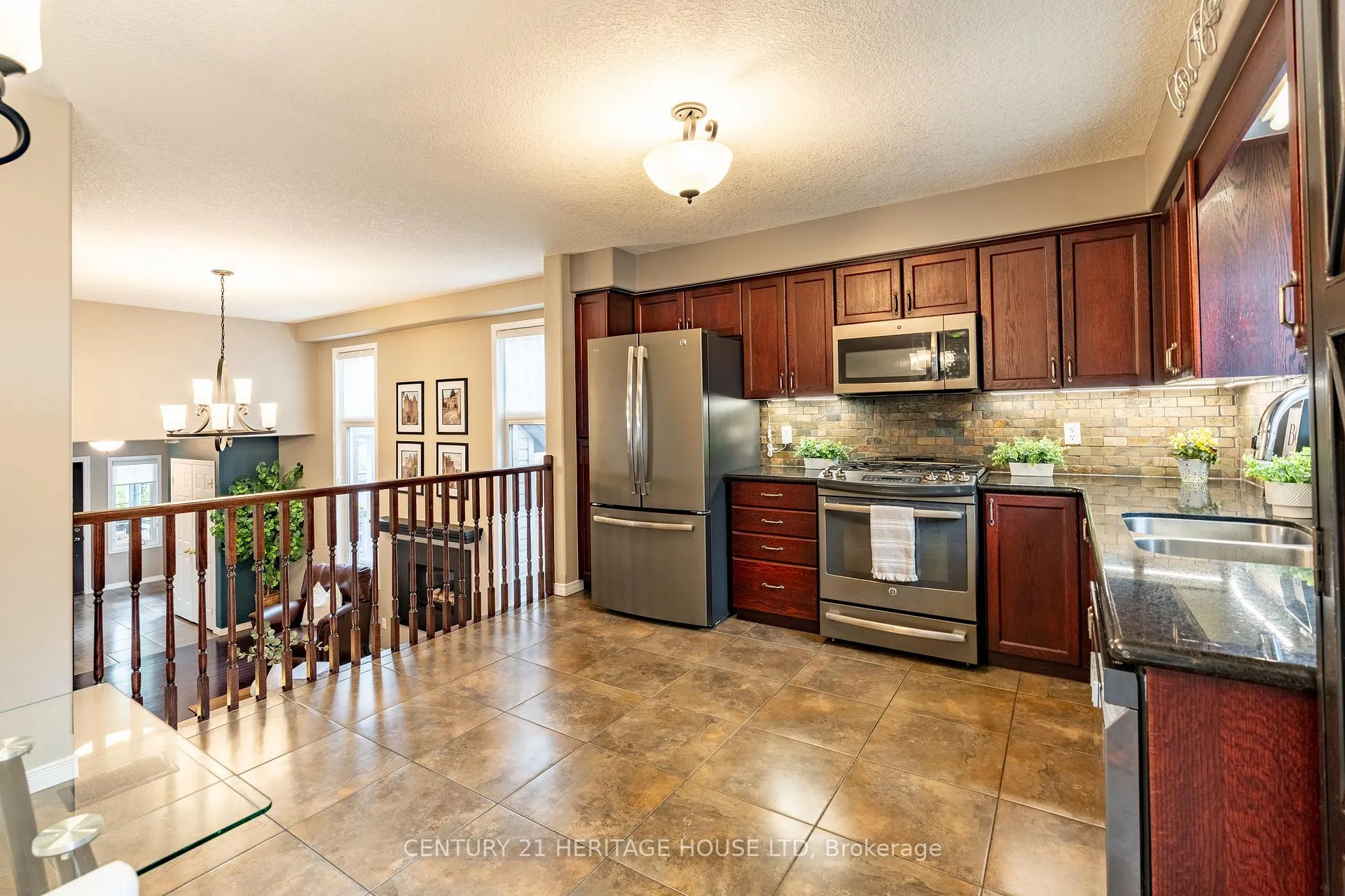 Photo 11 of 35 Parkvale Drive, Kitchener, Huron Park — HOMEH