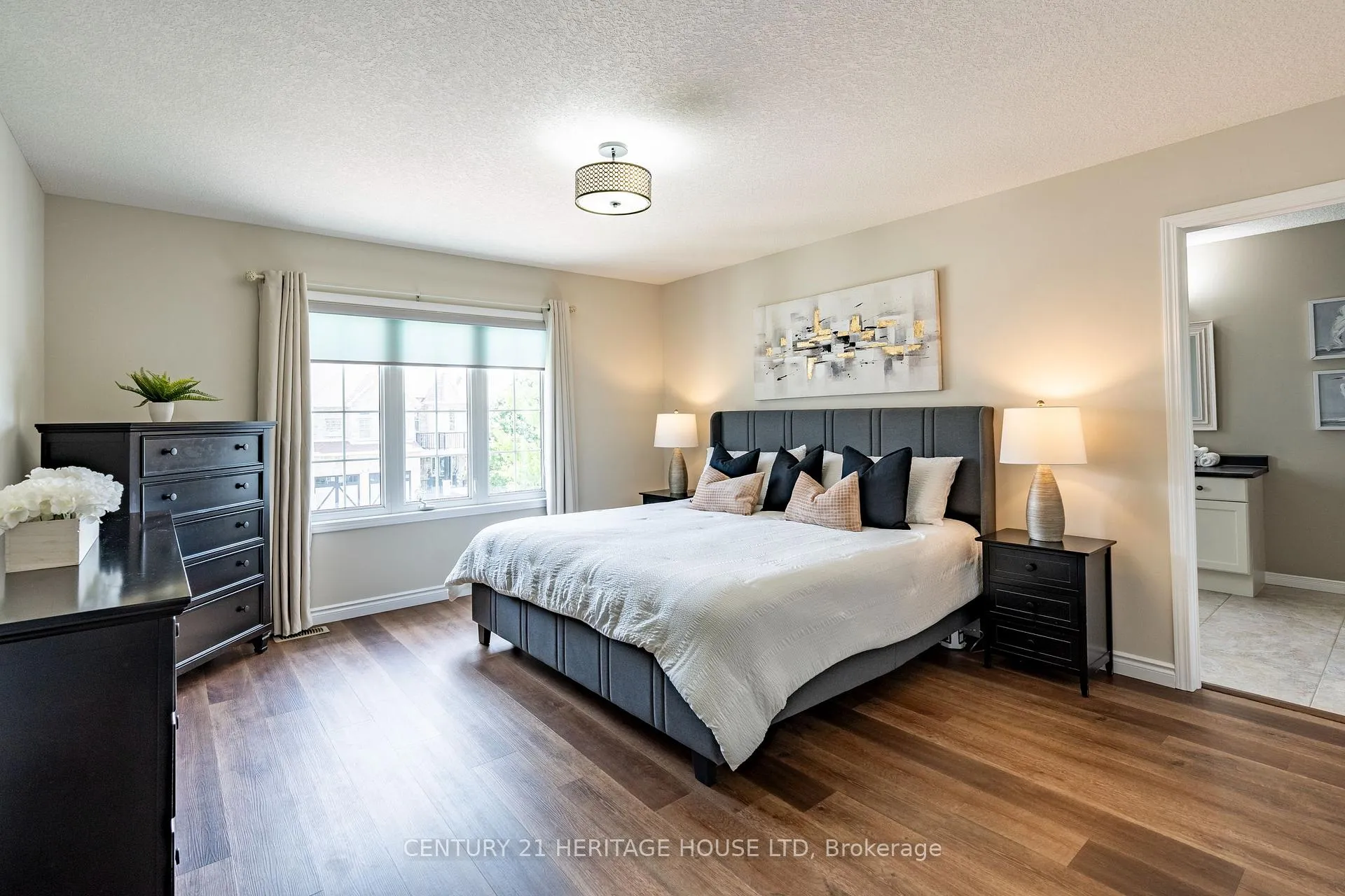 Photo 16 of 35 Parkvale Drive, Kitchener, Huron Park — HOMEH