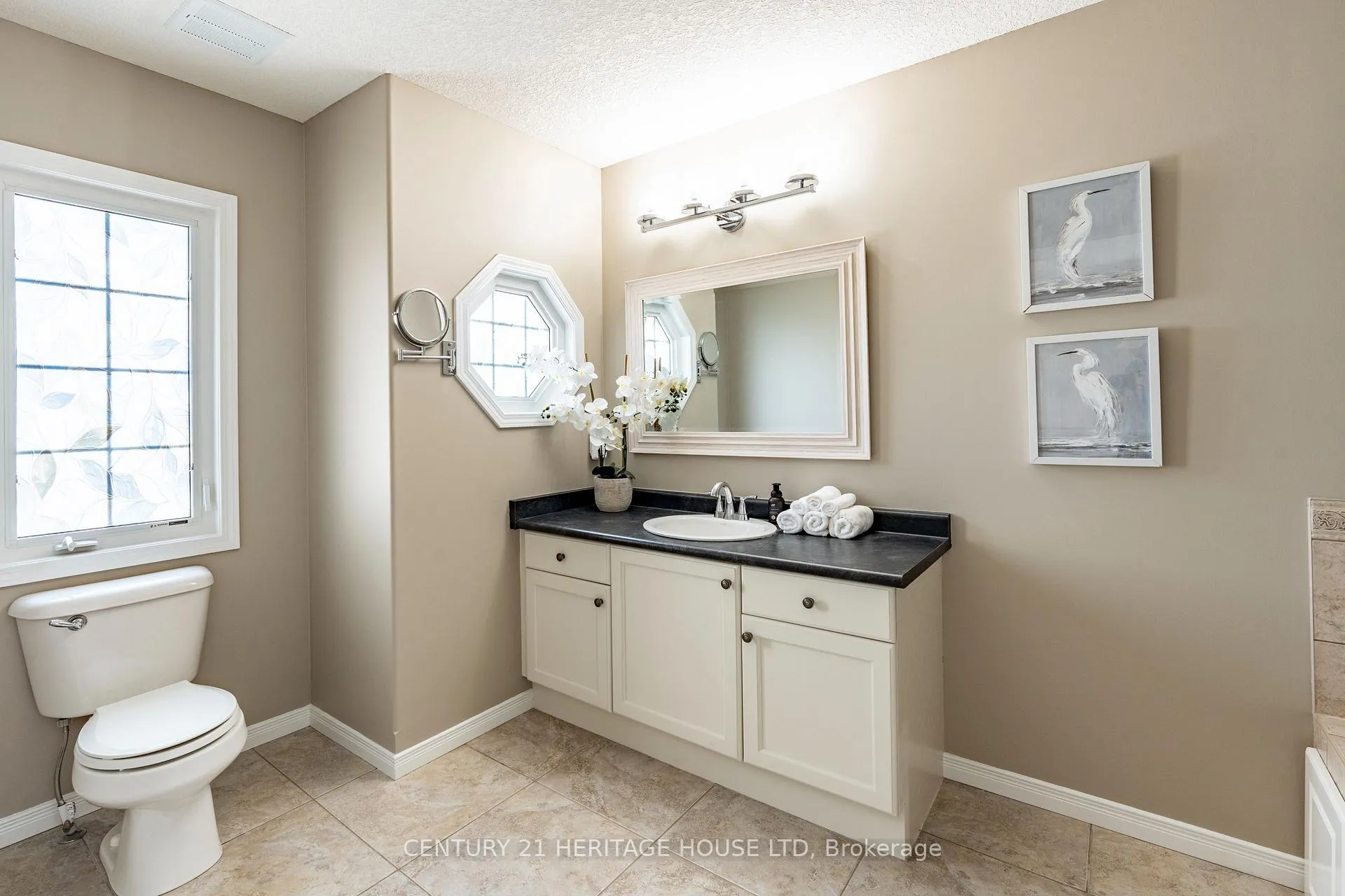 Photo 19 of 35 Parkvale Drive, Kitchener, Huron Park — HOMEH
