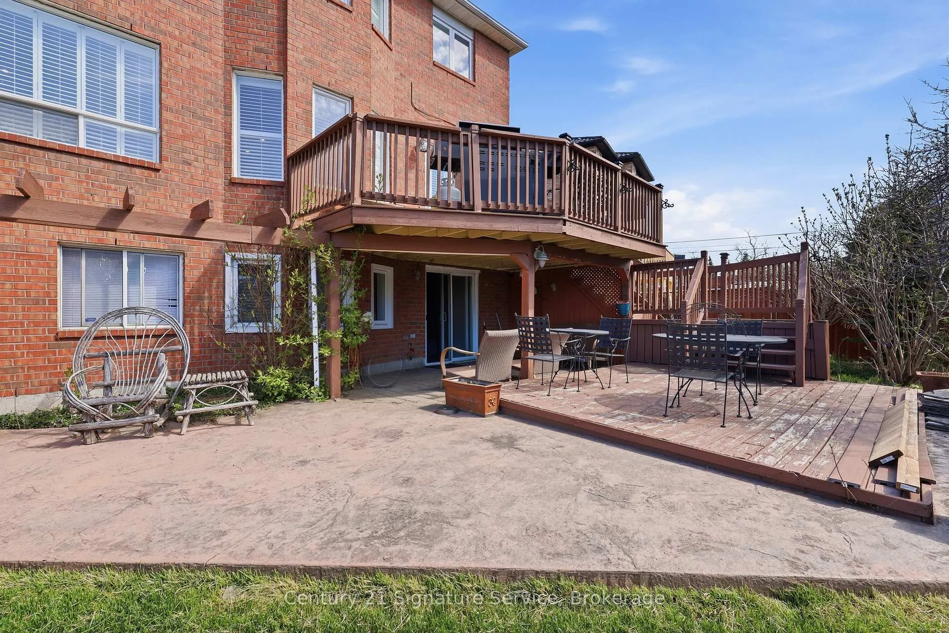 Photo 10 of 784 Avonshire Court, Mississauga, East Credit — HOMEH