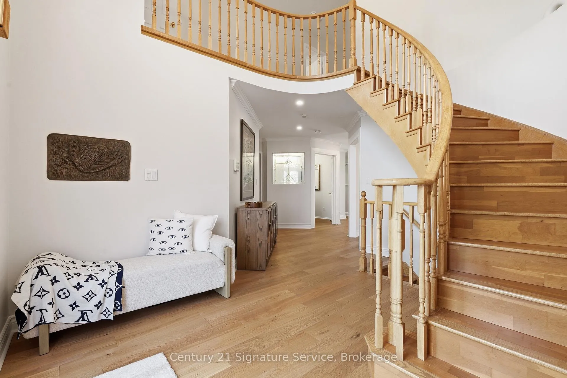 Photo 11 of 784 Avonshire Court, Mississauga, East Credit — HOMEH
