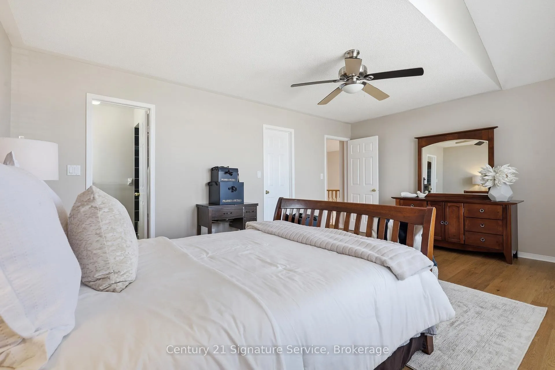 Photo 20 of 784 Avonshire Court, Mississauga, East Credit — HOMEH