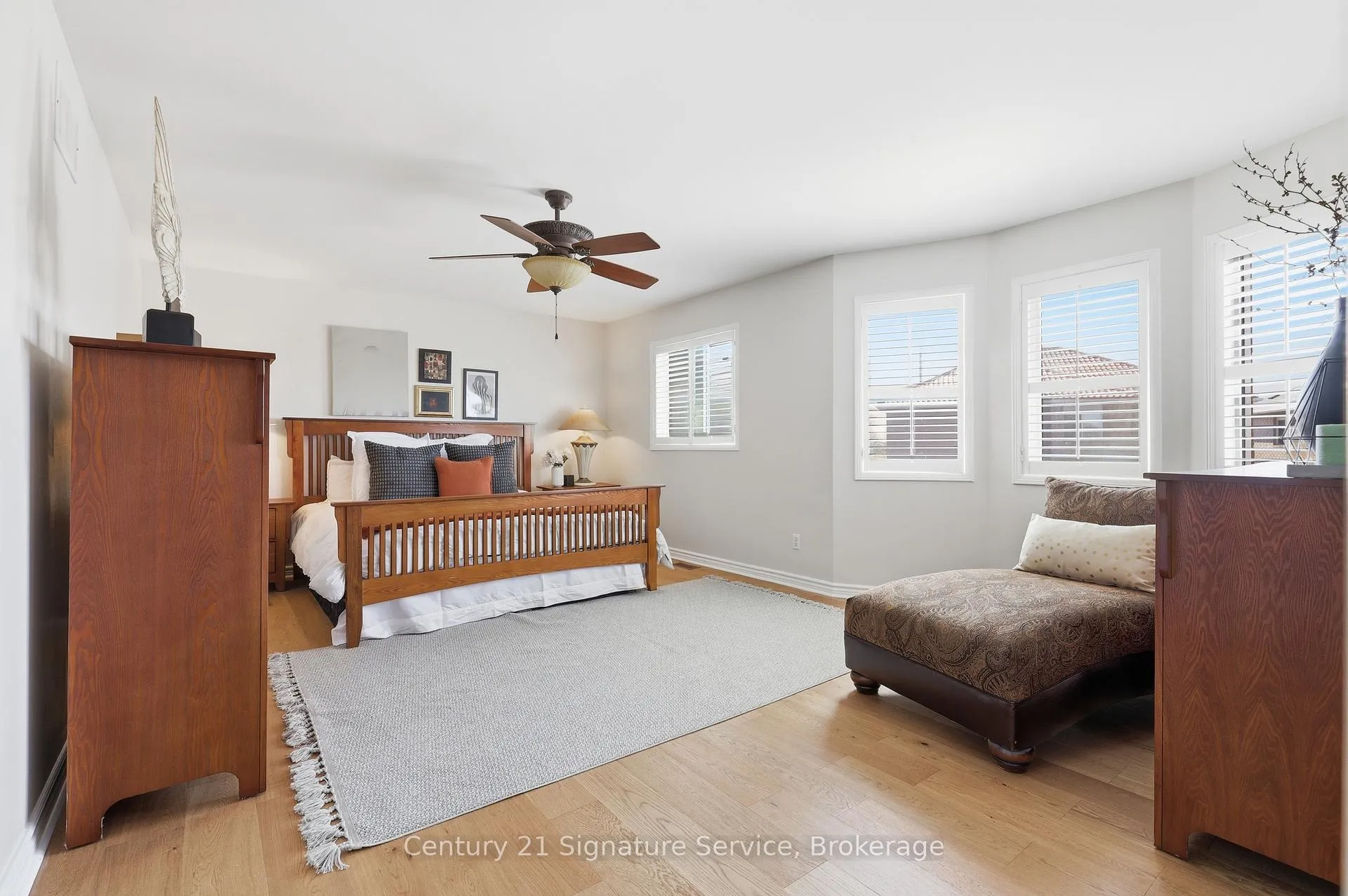Photo 28 of 784 Avonshire Court, Mississauga, East Credit — HOMEH