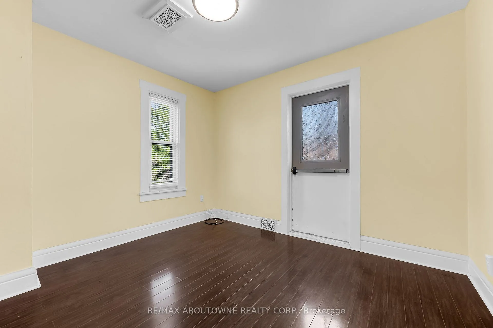 Photo 6 of 153 Lake Street, St. Catharines, Downtown — HOMEH