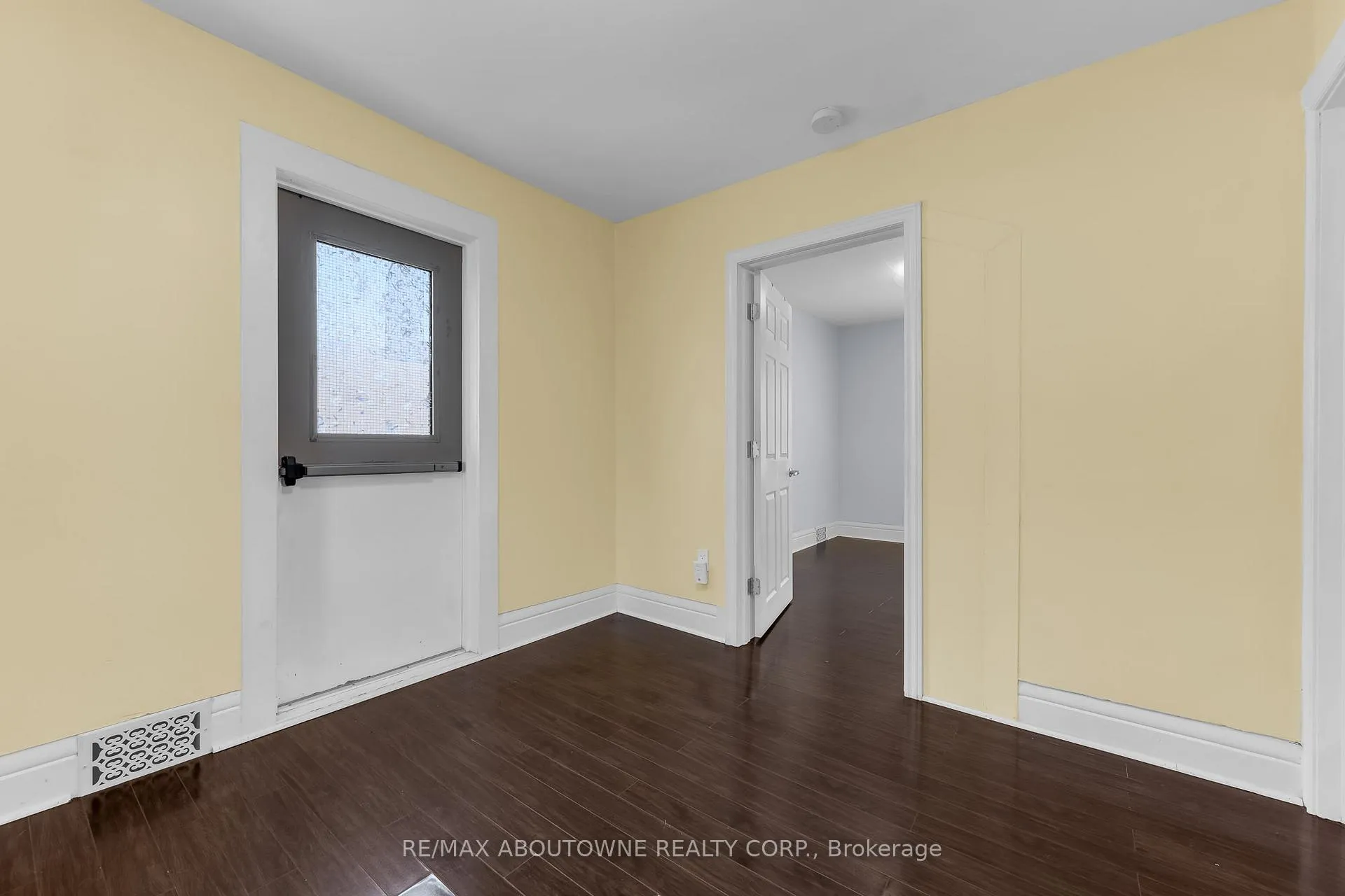 Photo 7 of 153 Lake Street, St. Catharines, Downtown — HOMEH