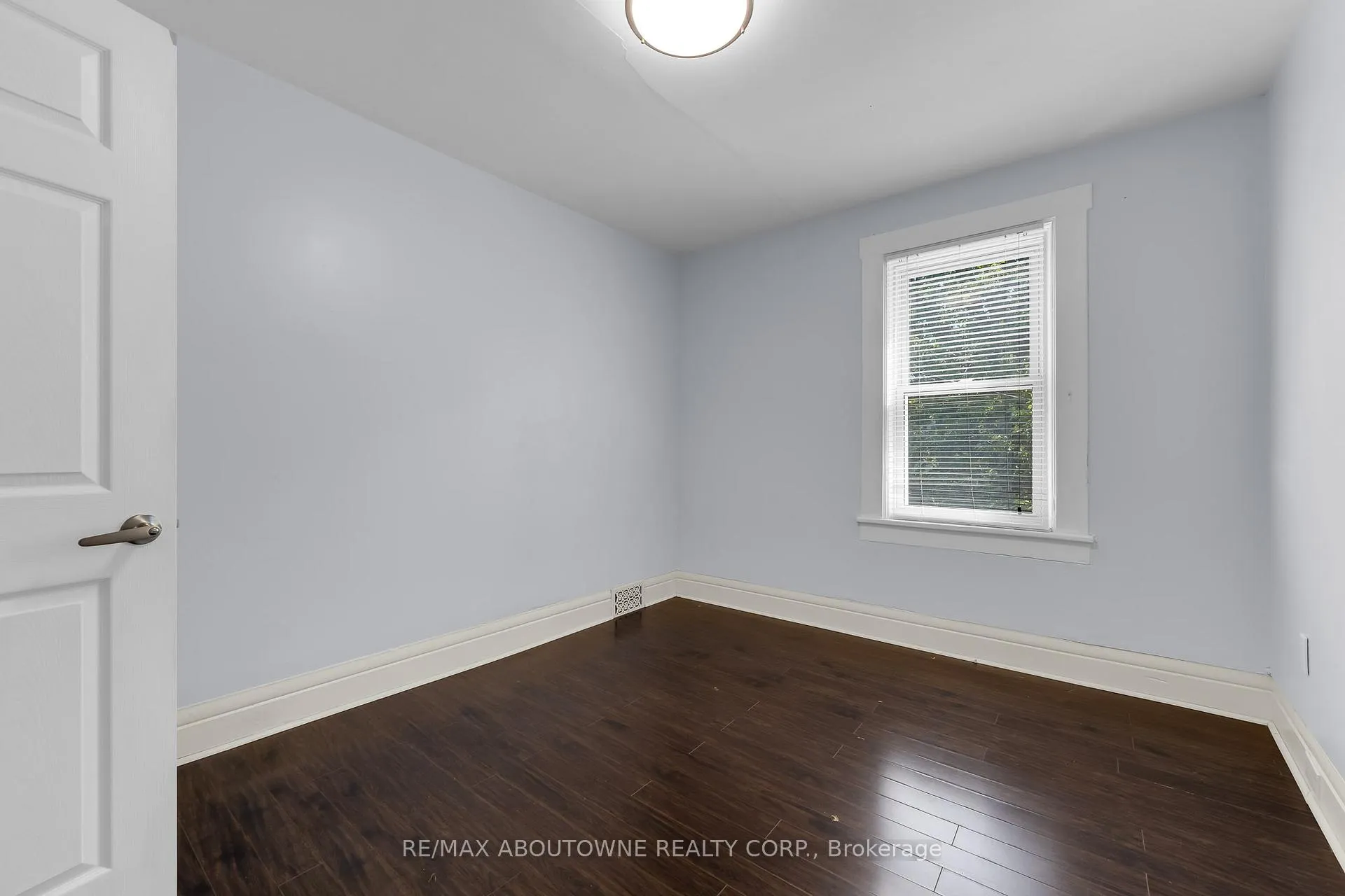 Photo 11 of 153 Lake Street, St. Catharines, Downtown — HOMEH