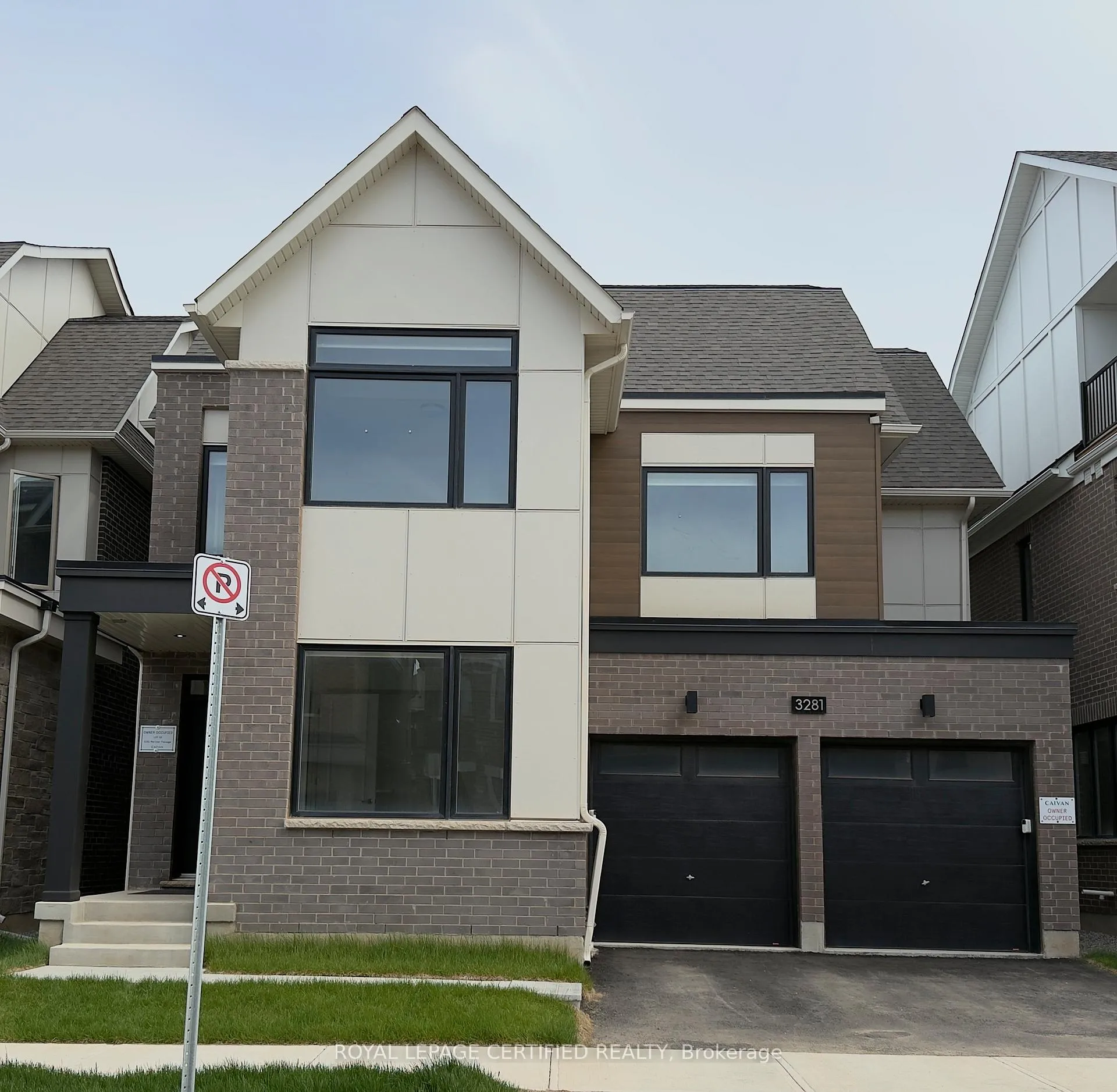 Photo 1 of 3281 Mariner Pass, Oakville, Glenorchy — HOMEH