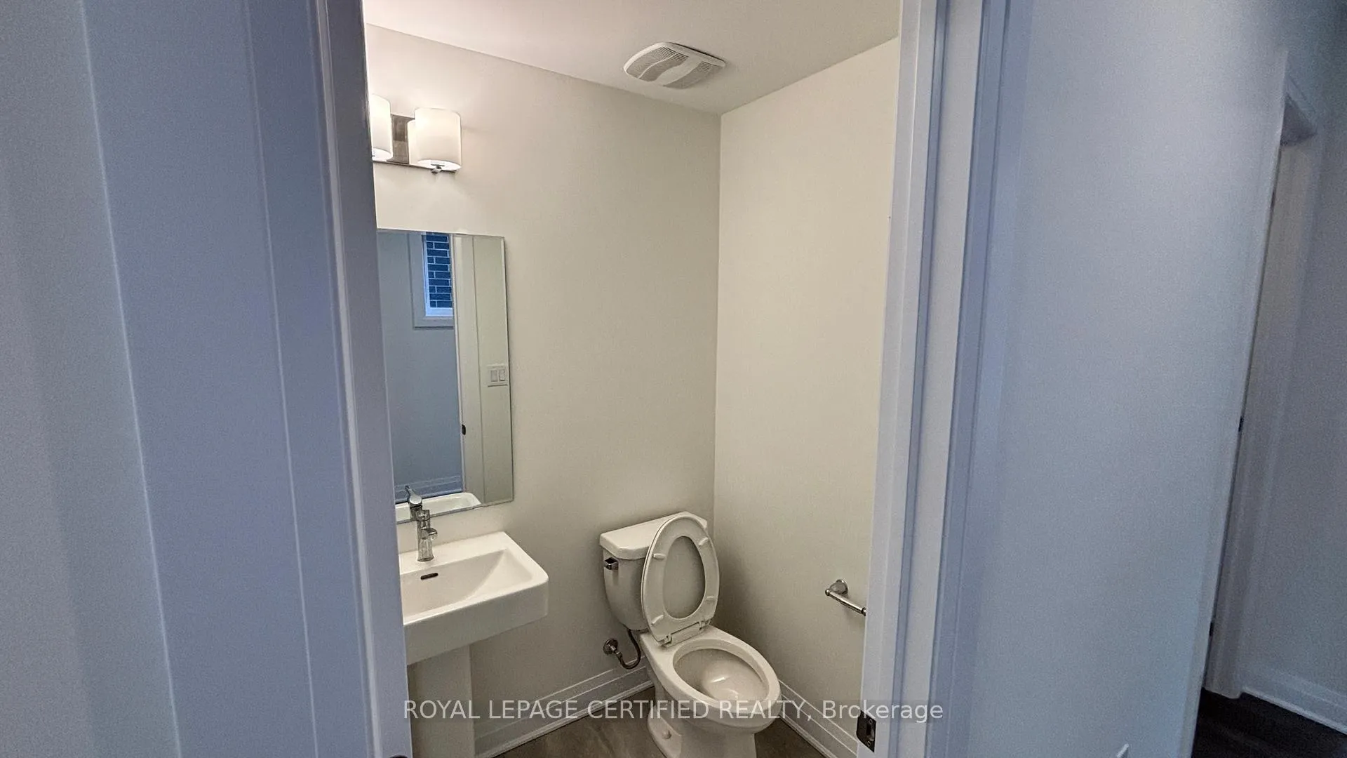 Photo 6 of 3281 Mariner Pass, Oakville, Glenorchy — HOMEH