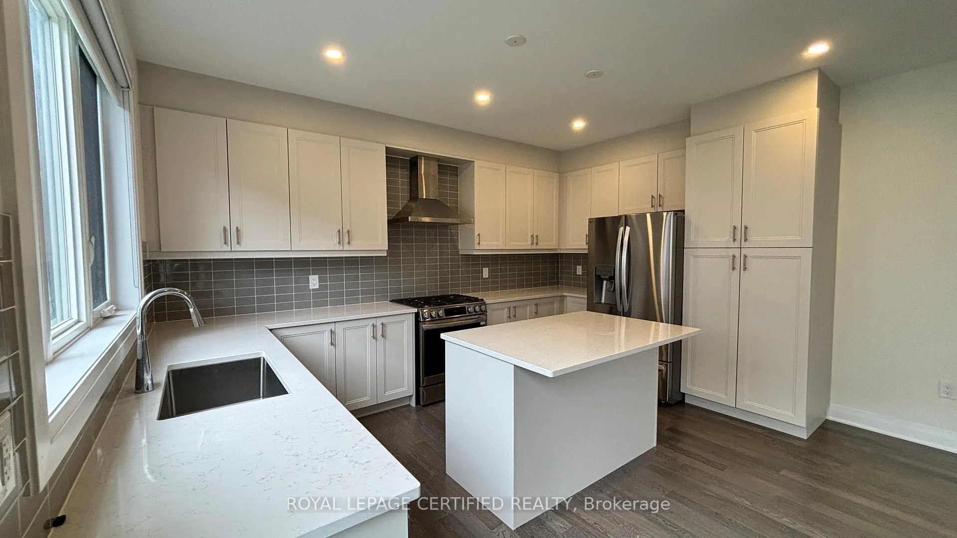 Photo 9 of 3281 Mariner Pass, Oakville, Glenorchy — HOMEH