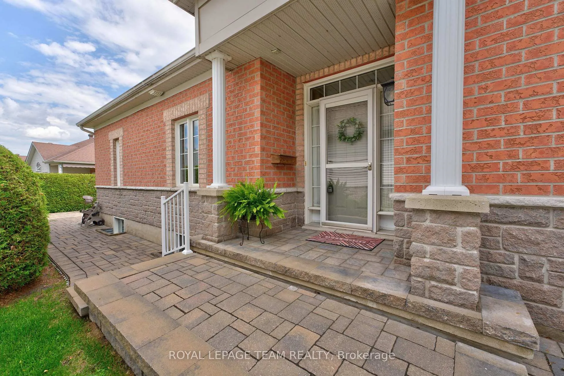 Photo 4 of 3 Goldora Private, Ottawa, Kanata - Kanata Lakes/Heritage Hills — HOMEH