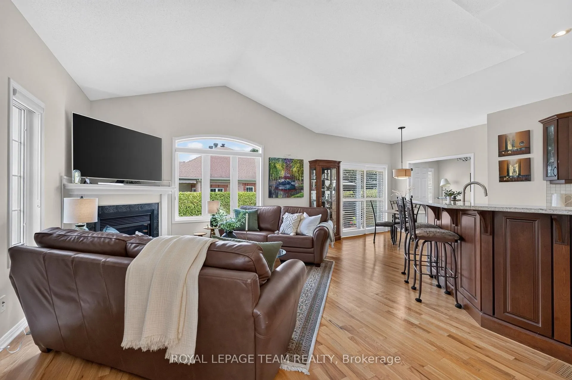 Photo 9 of 3 Goldora Private, Ottawa, Kanata - Kanata Lakes/Heritage Hills — HOMEH