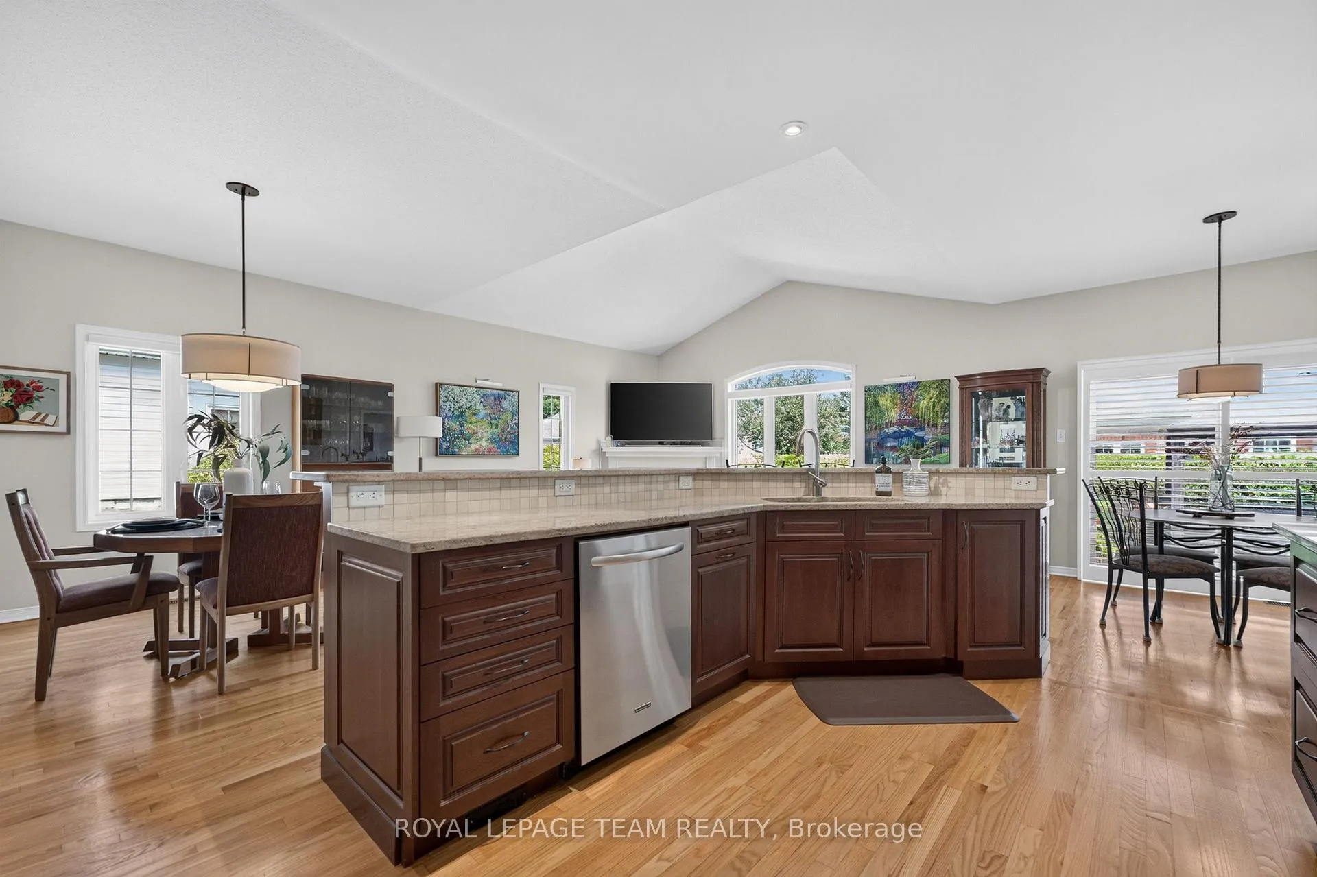 Photo 14 of 3 Goldora Private, Ottawa, Kanata - Kanata Lakes/Heritage Hills — HOMEH